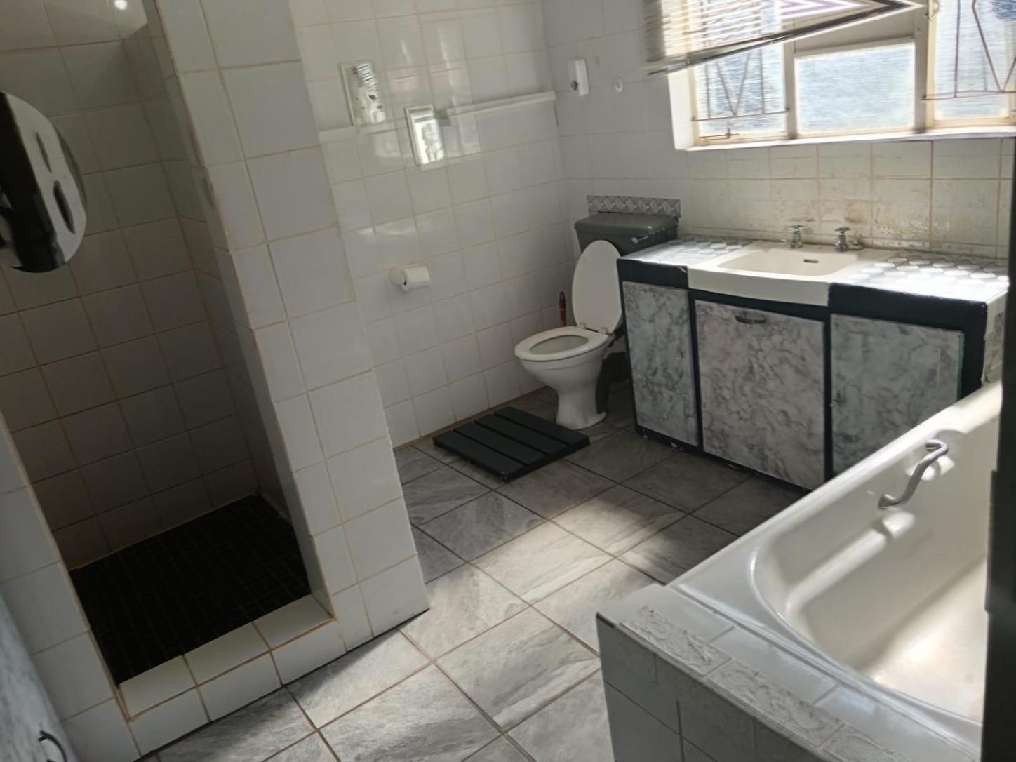 Budget Double Room photo 3