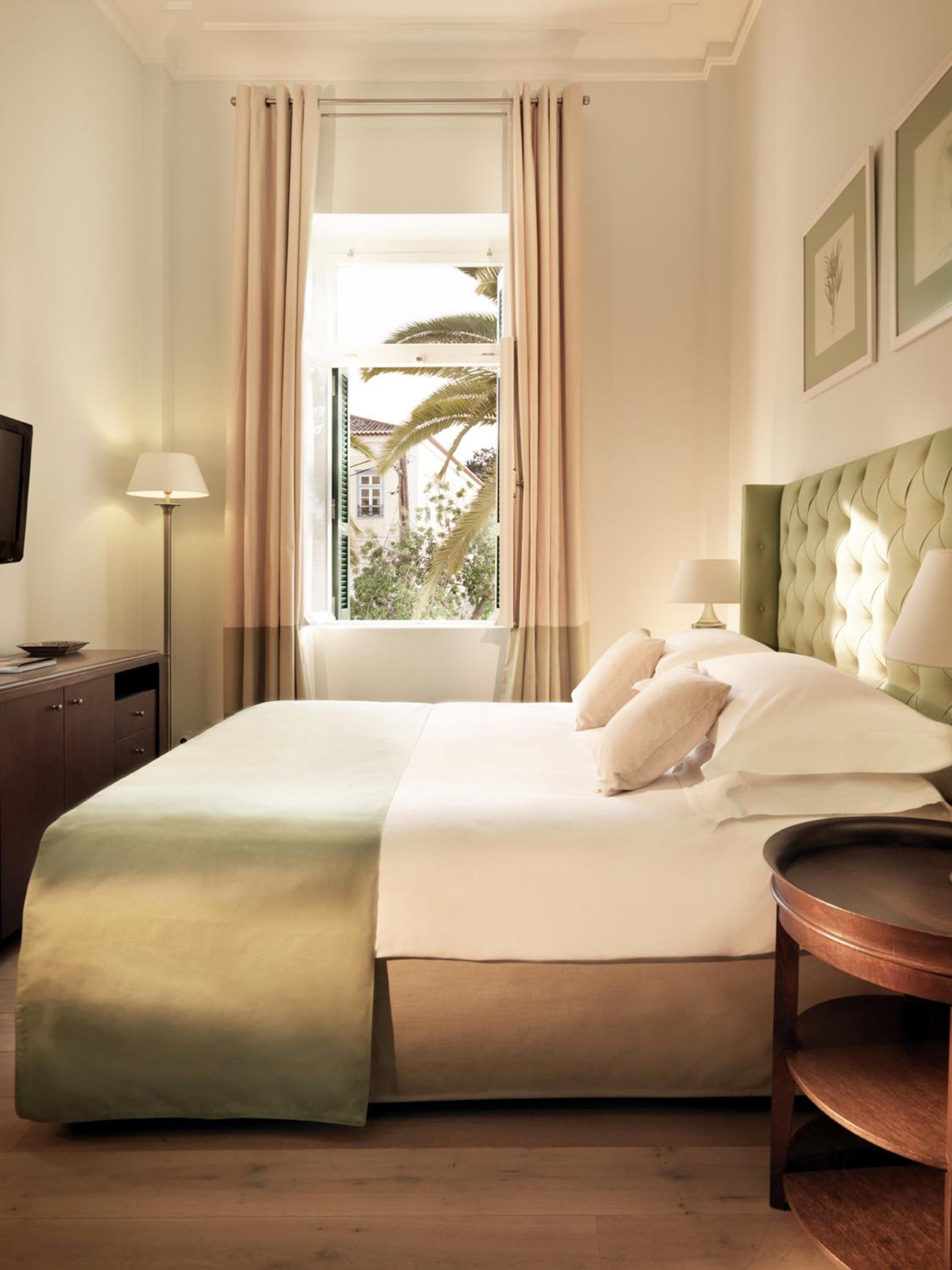 Deluxe Double Room with Garden View - Photo 1