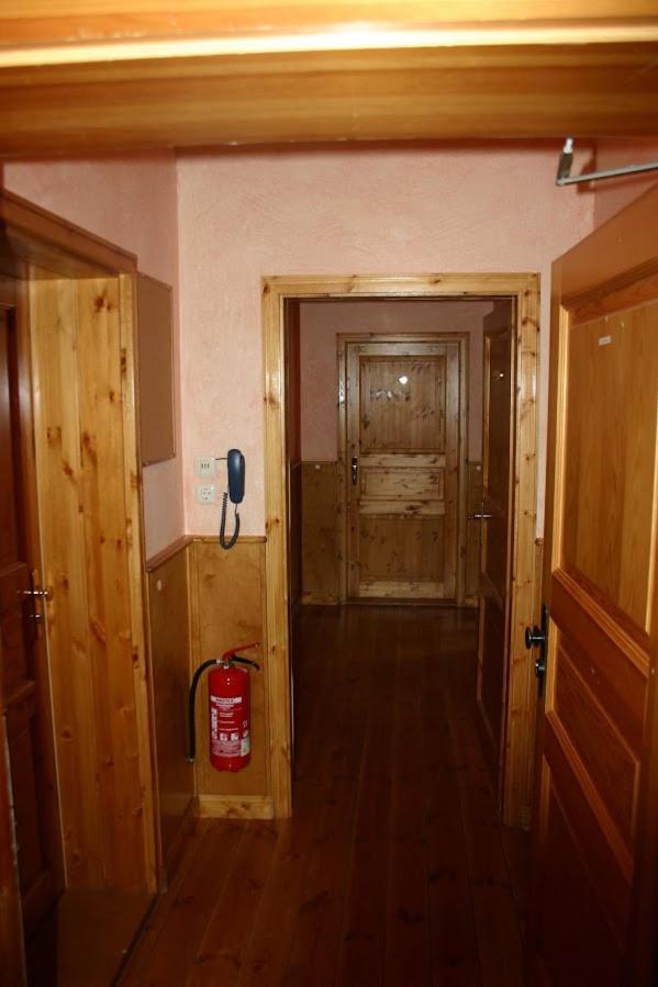 Single Room with Bathroom photo 1