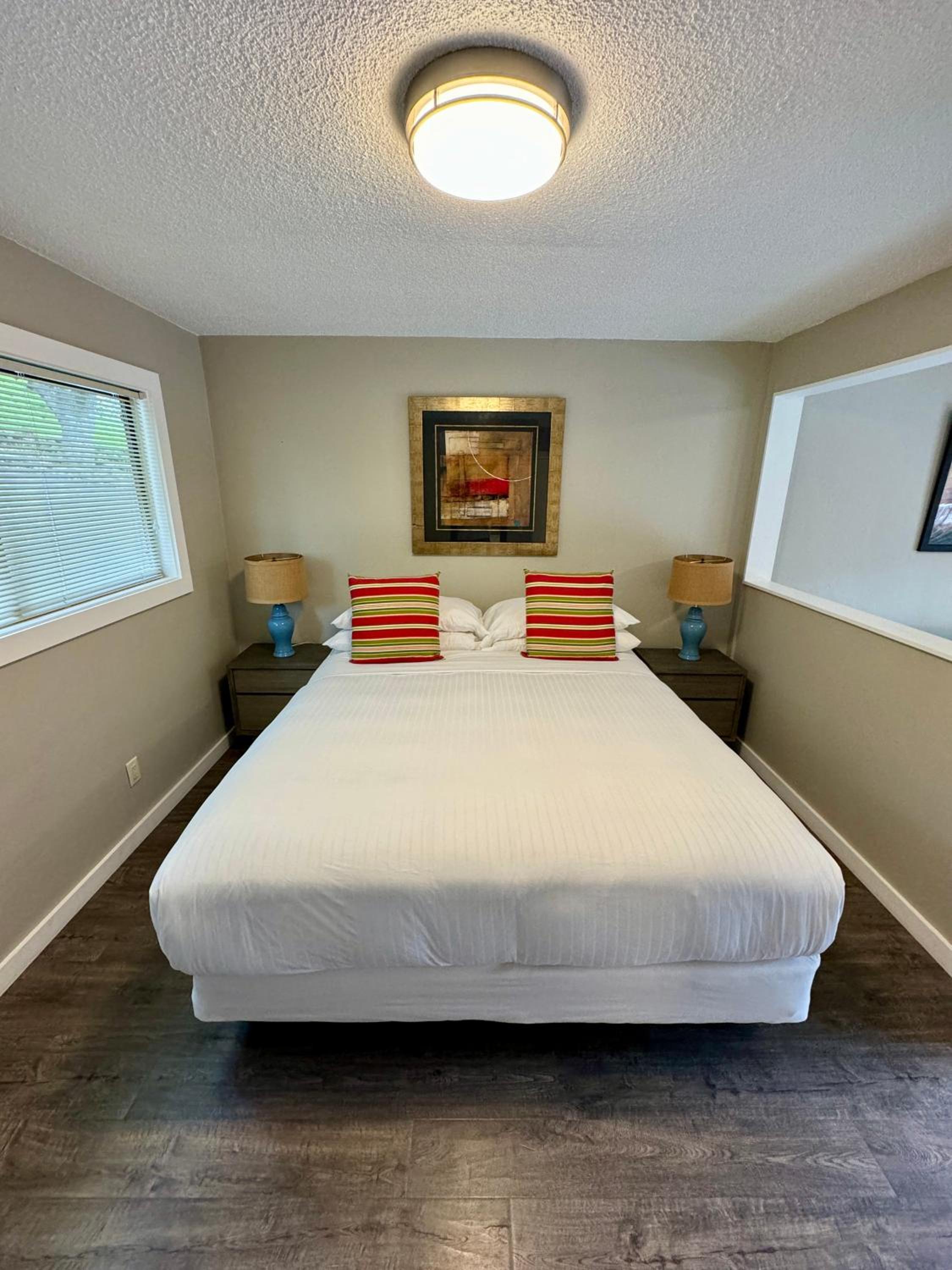 Garden View King Studio - Not Pet Friendly