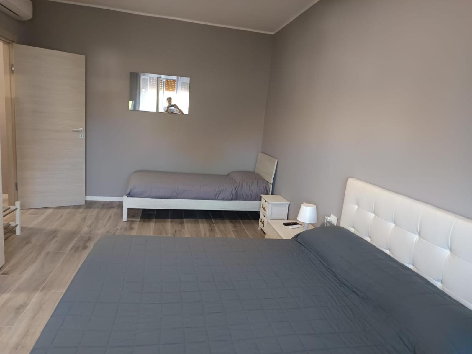 One-Bedroom Apartment photo 3