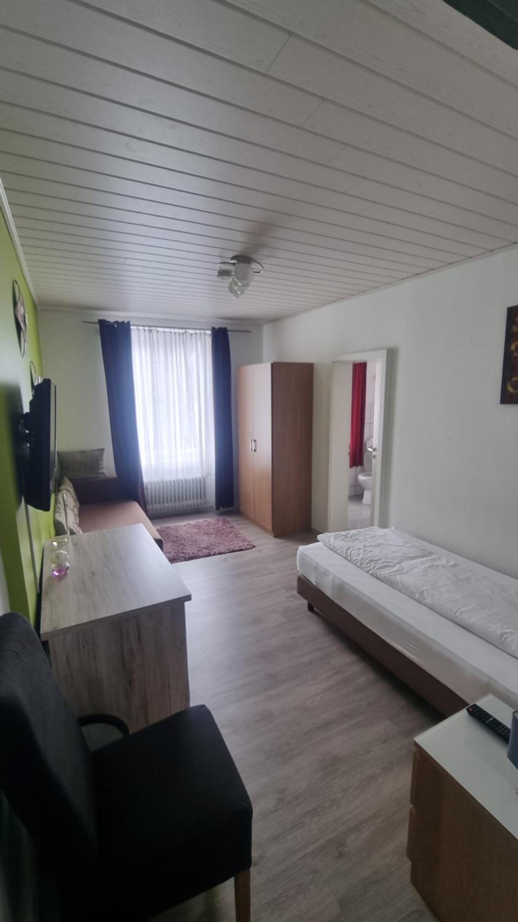 Single Room photo 3