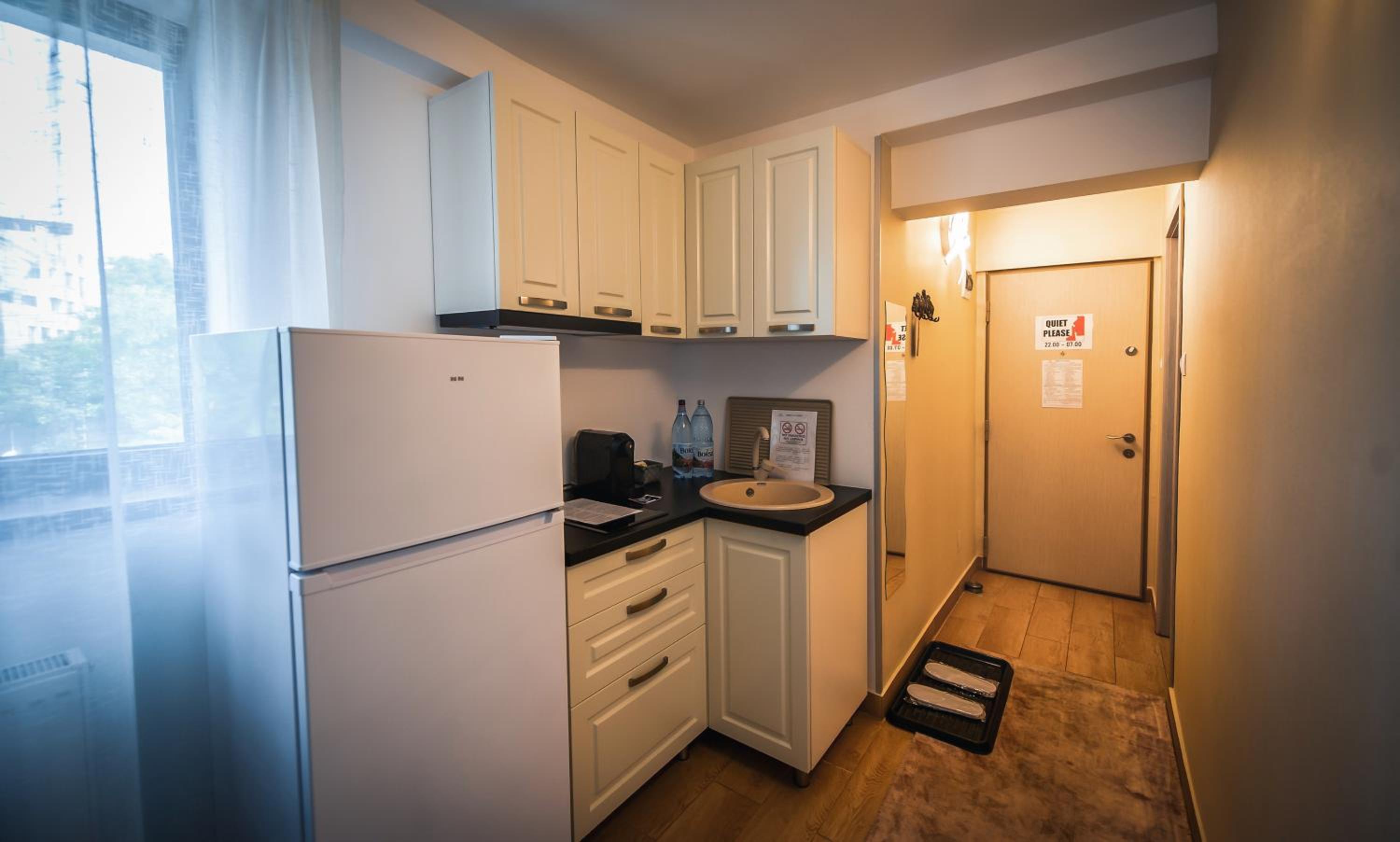 Double Room - Photo 16