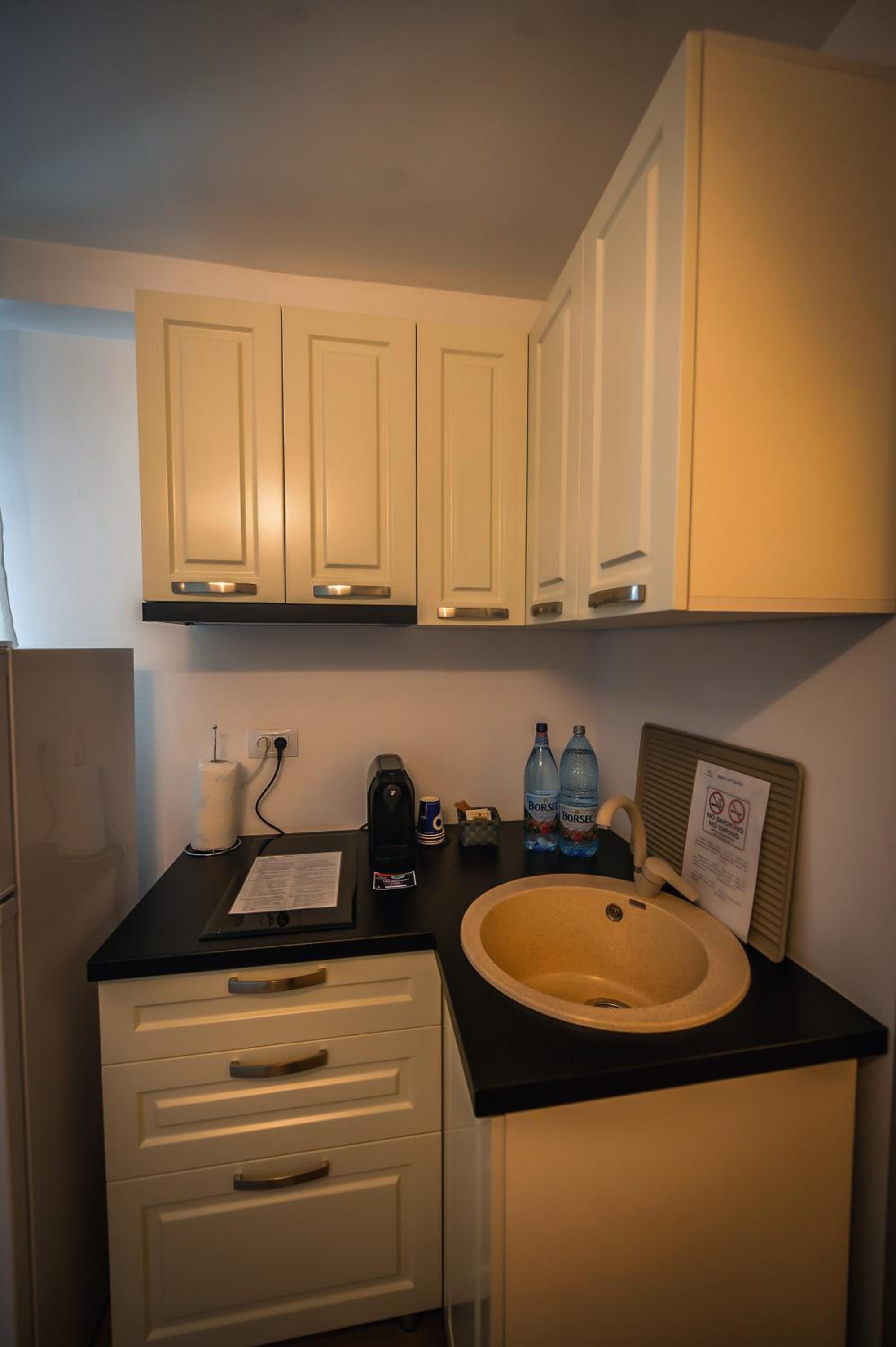 Double Room - Photo 11