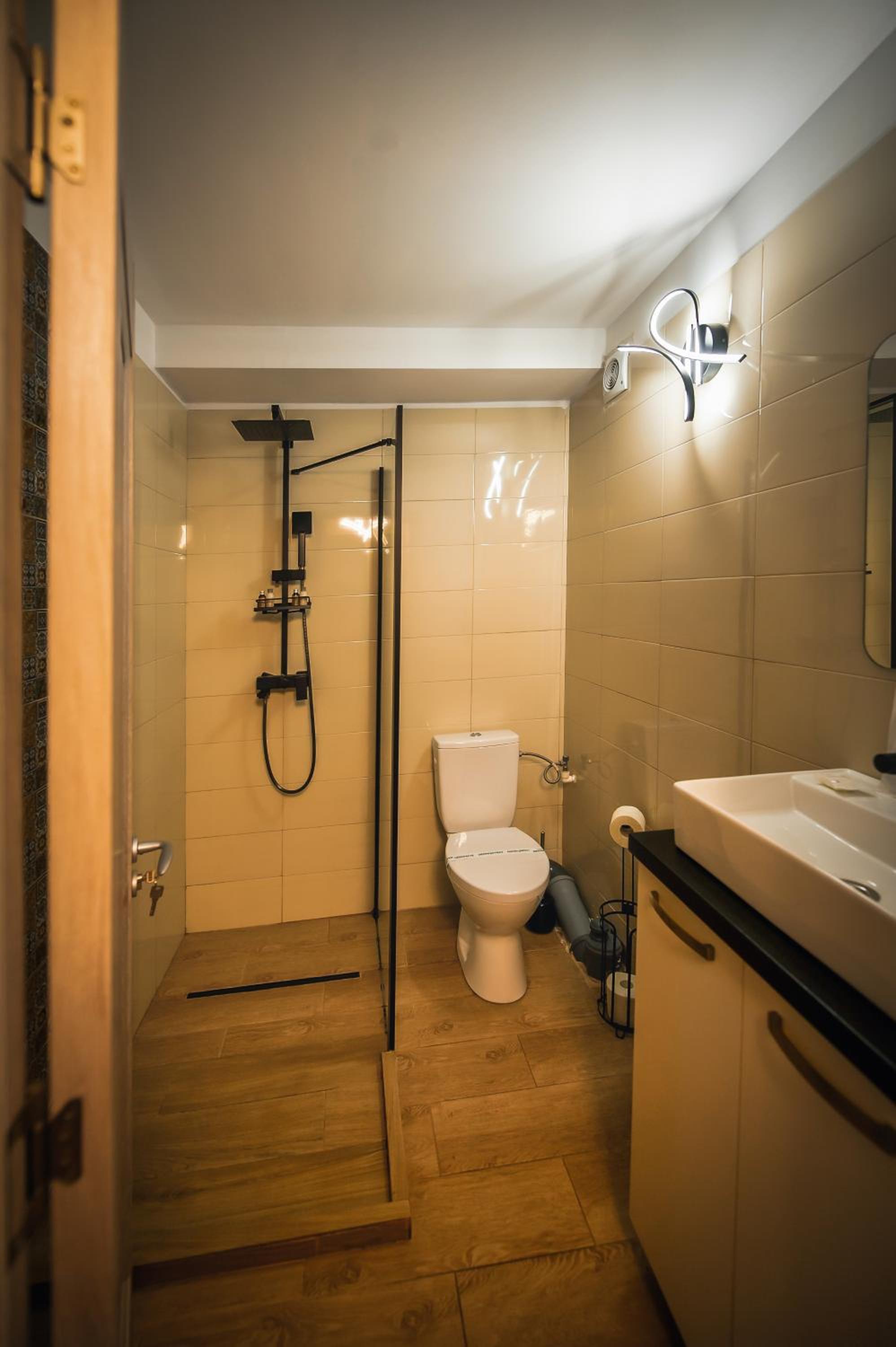 Double Room - Photo 15