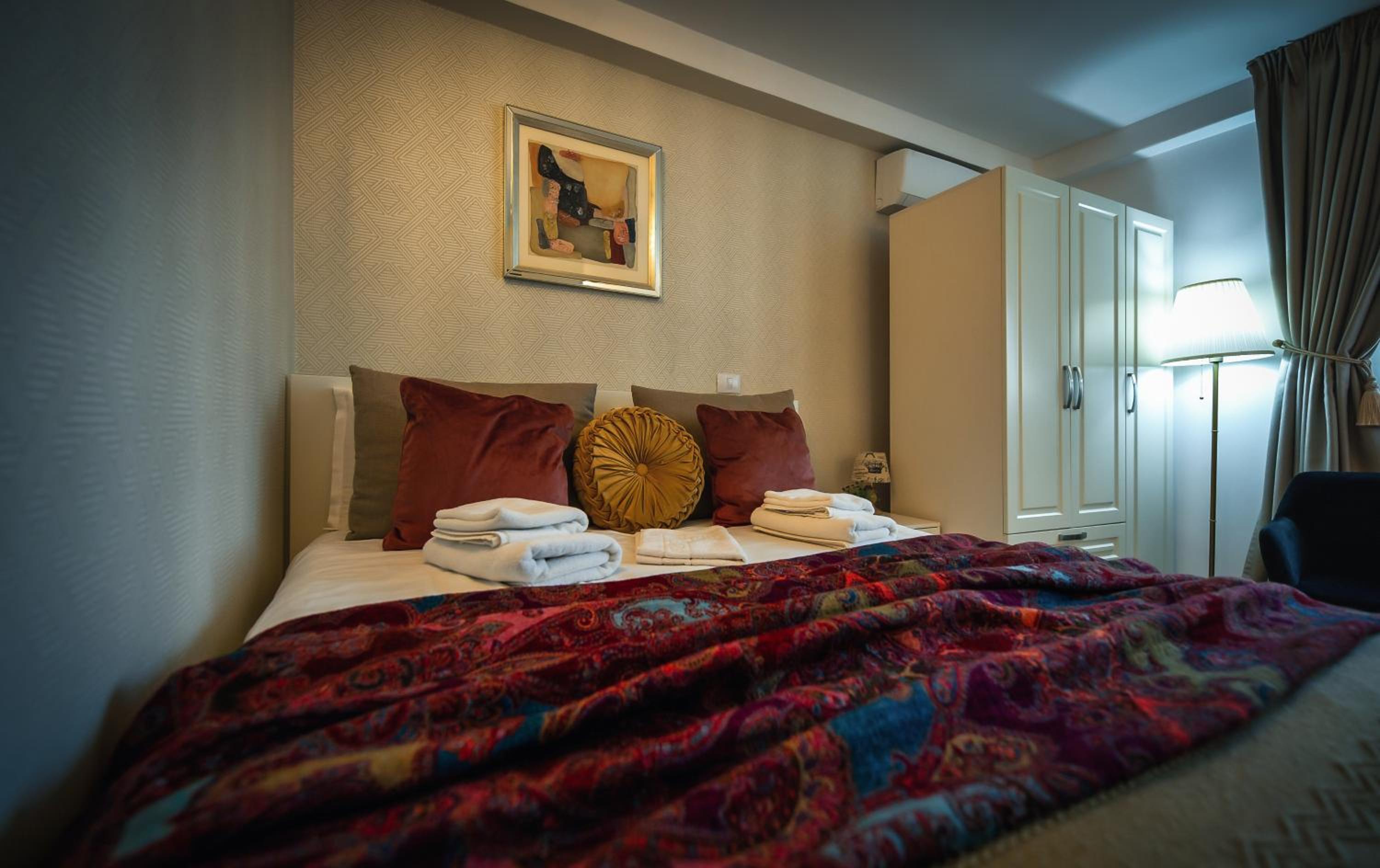 Double Room - Photo 10