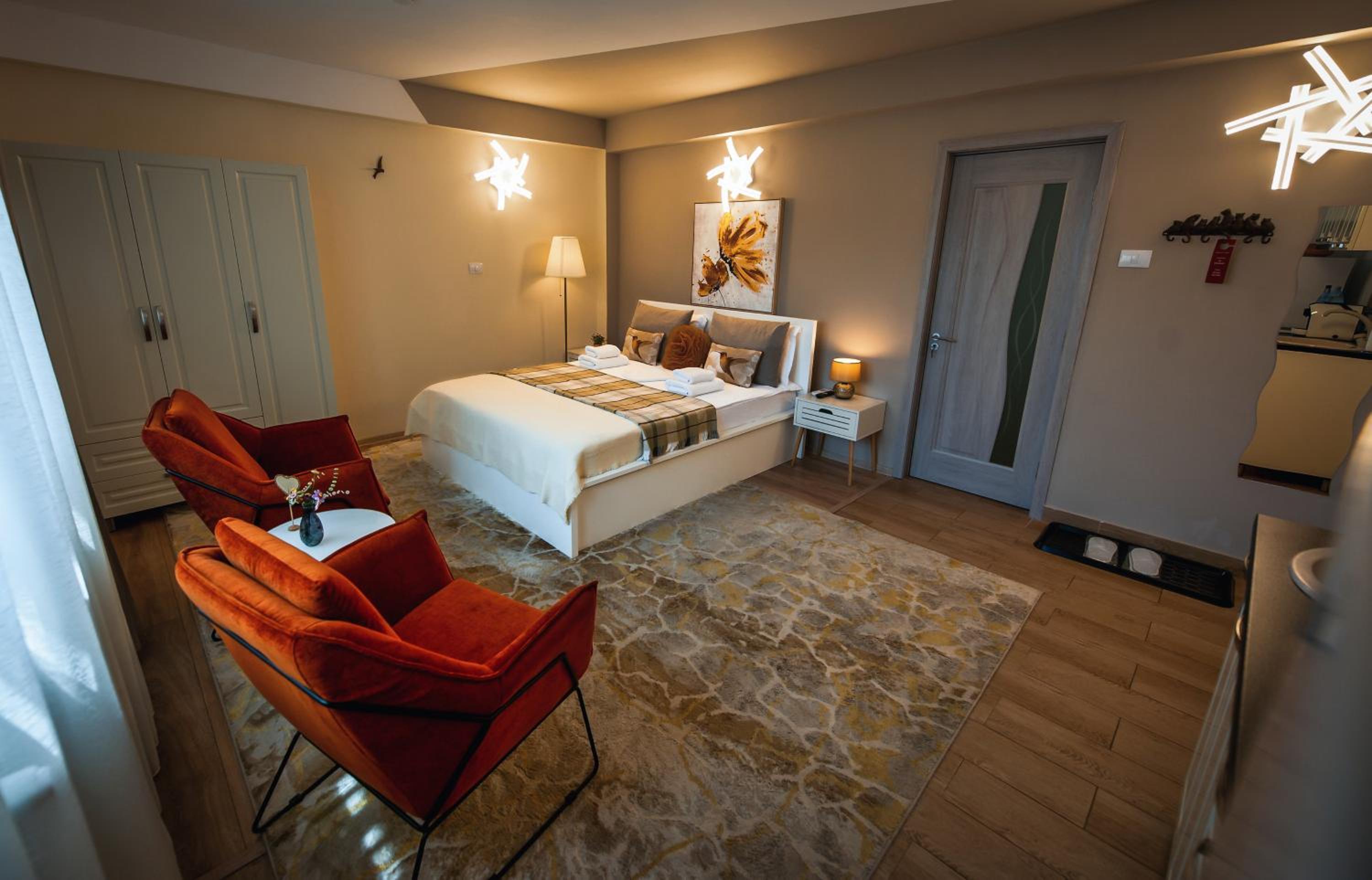 Large Double Room photo 2