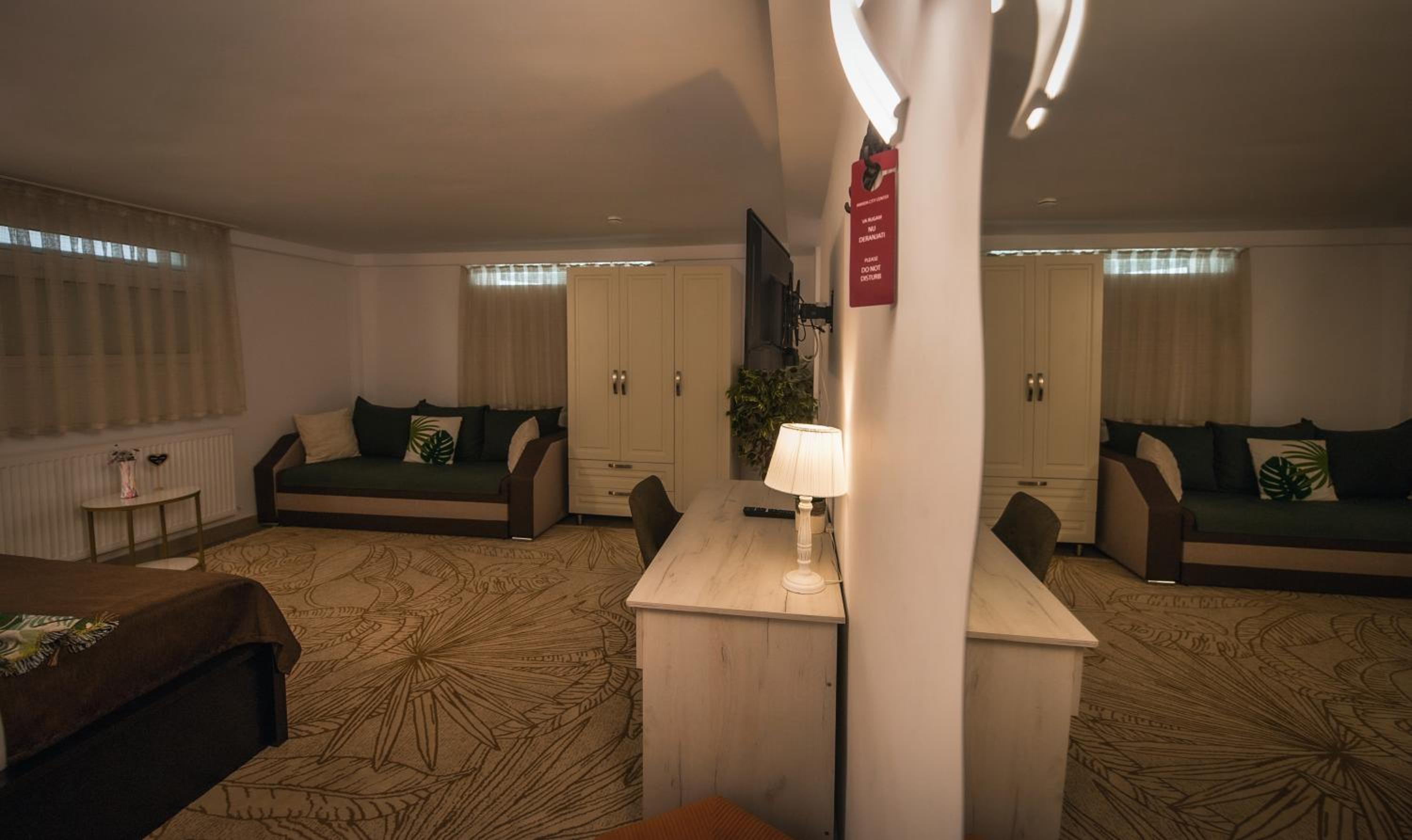 One-Bedroom Apartment at Demibasement - Photo 2