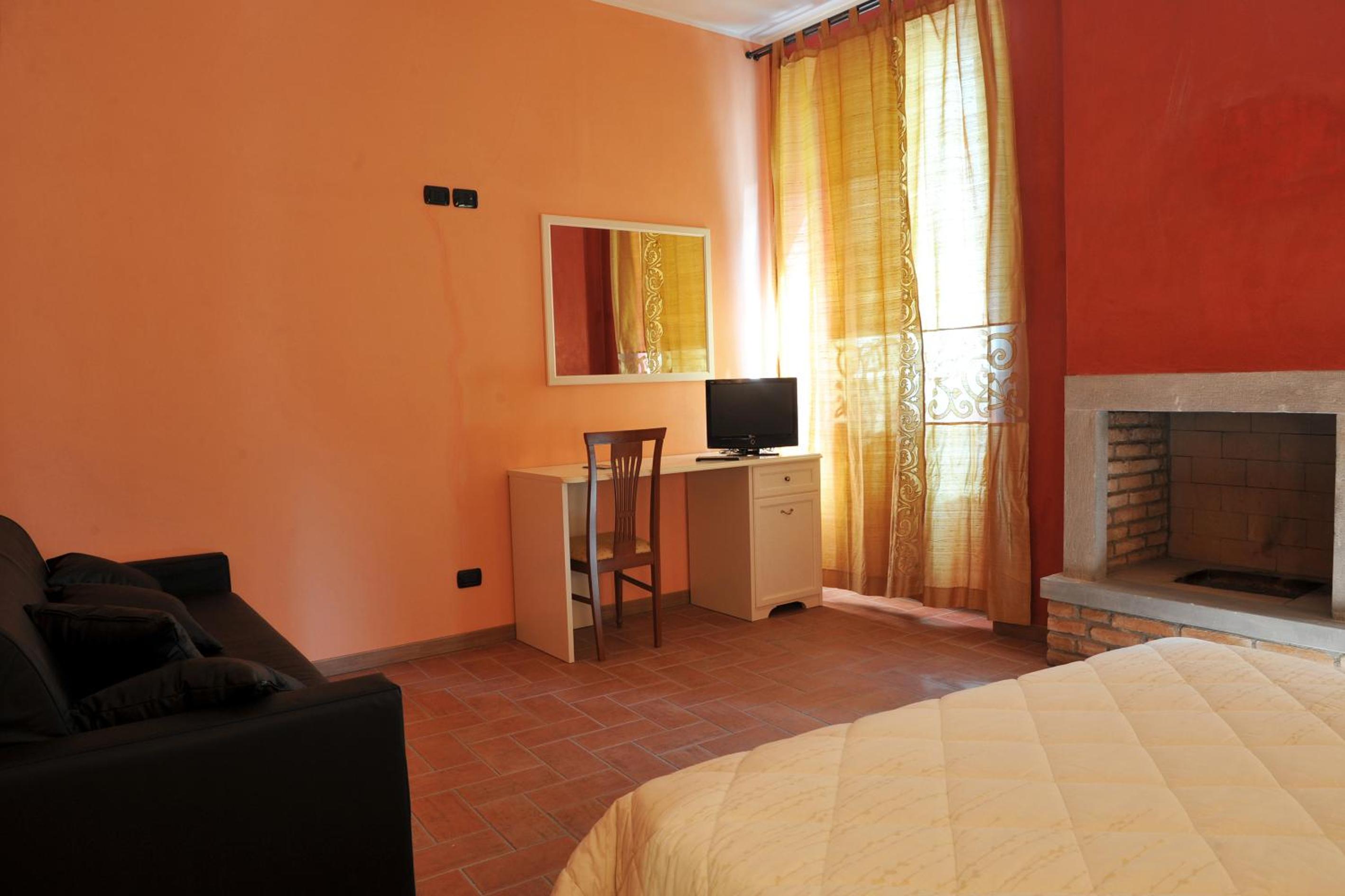 Double Room - Photo 4