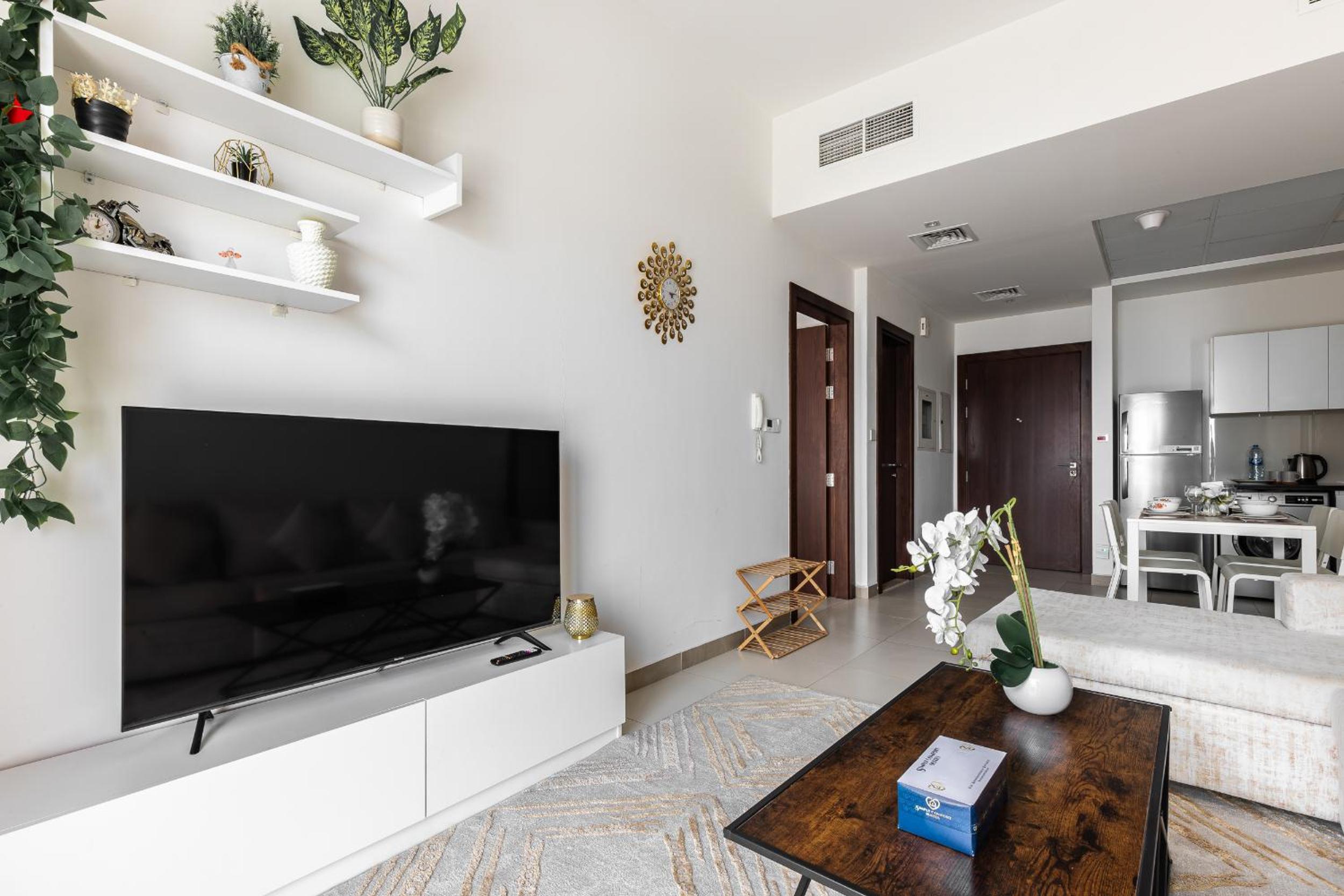 Two-Bedroom Apartment with Balcony photo 2