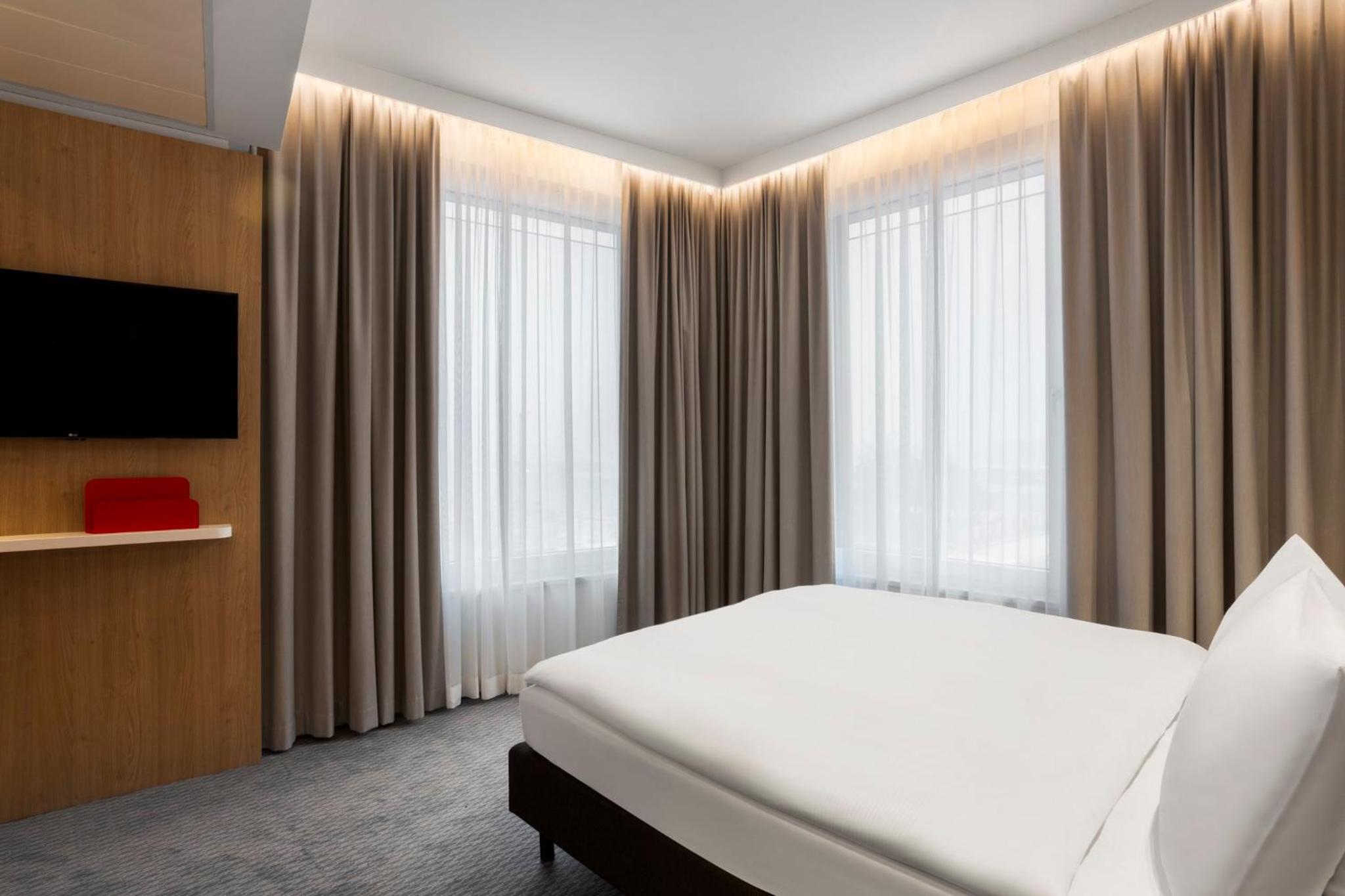 Standard Queen Room - Photo 7