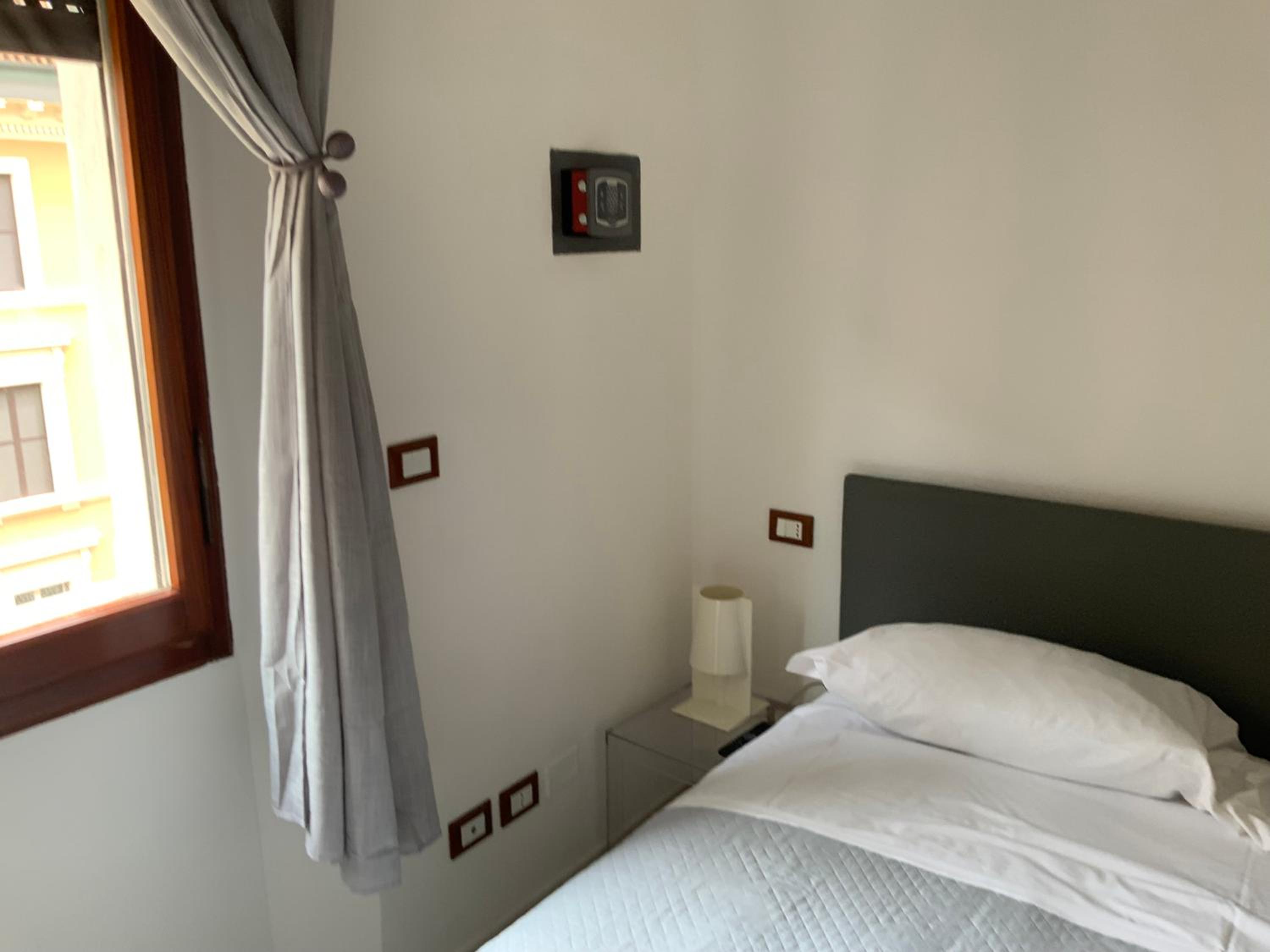 One-Bedroom Deluxe Apartment