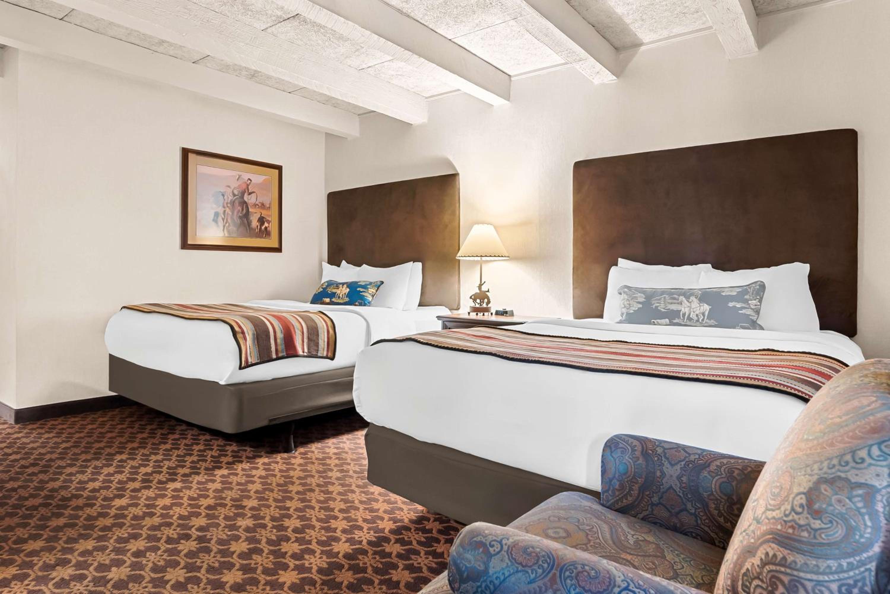 Queen Room with Two Queen Beds and Roll-In Shower - Disability Access - Photo 1