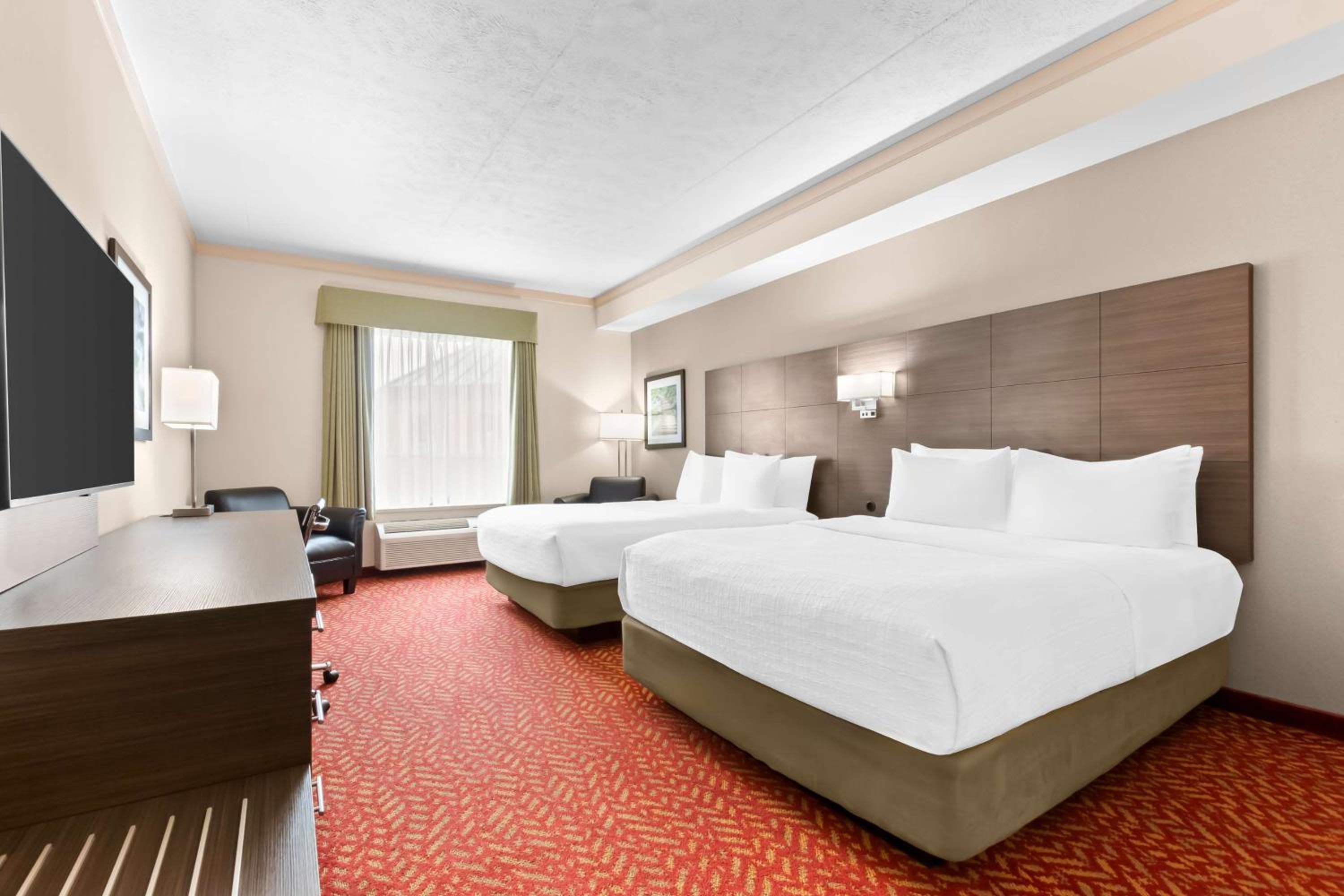 Queen Room With Two Queen Beds - Disability Accessible/Non-Smoking