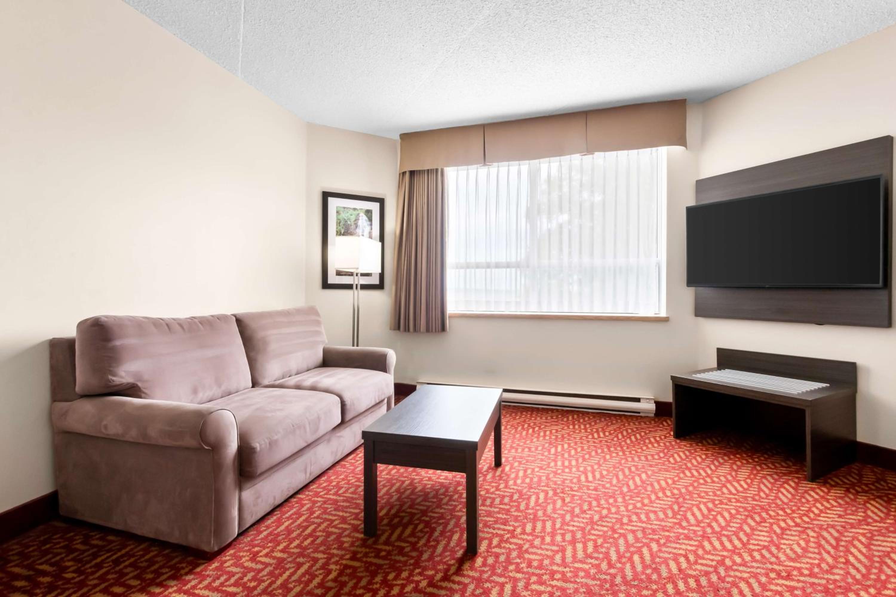 Larger King Room with Sofa Bed and Bay View - Non-Smoking