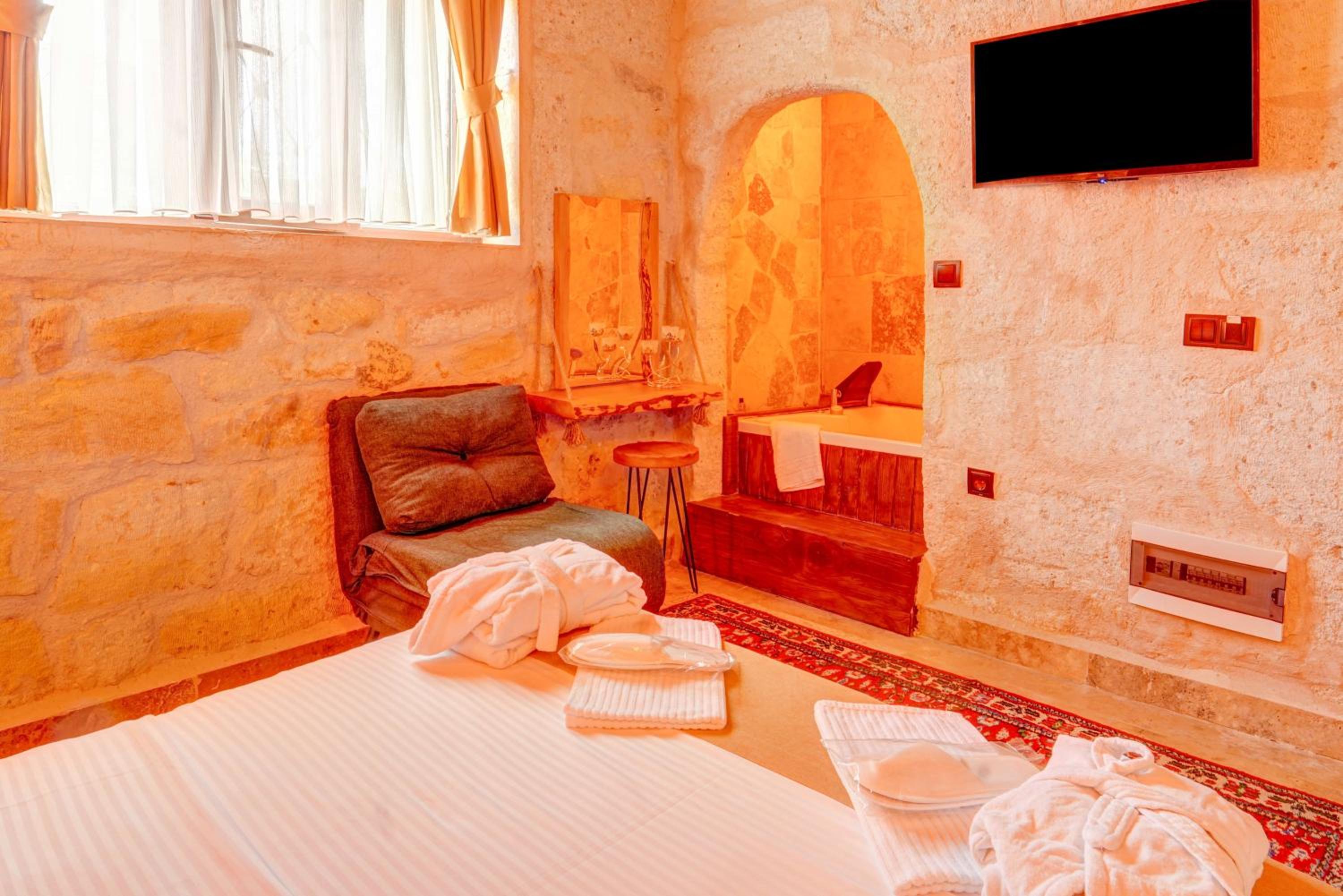 Double Room - Photo 3