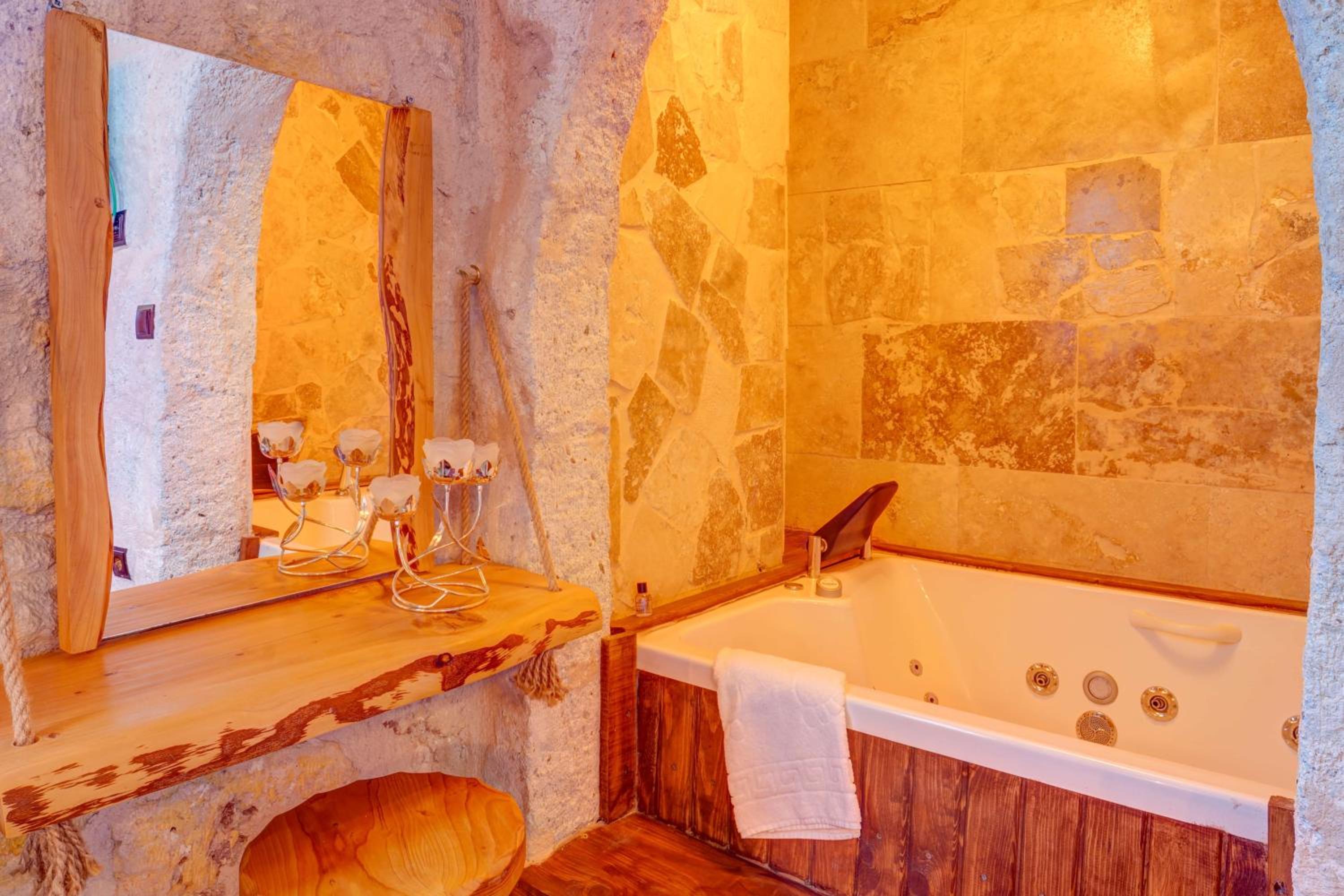 Double Room - Photo 5