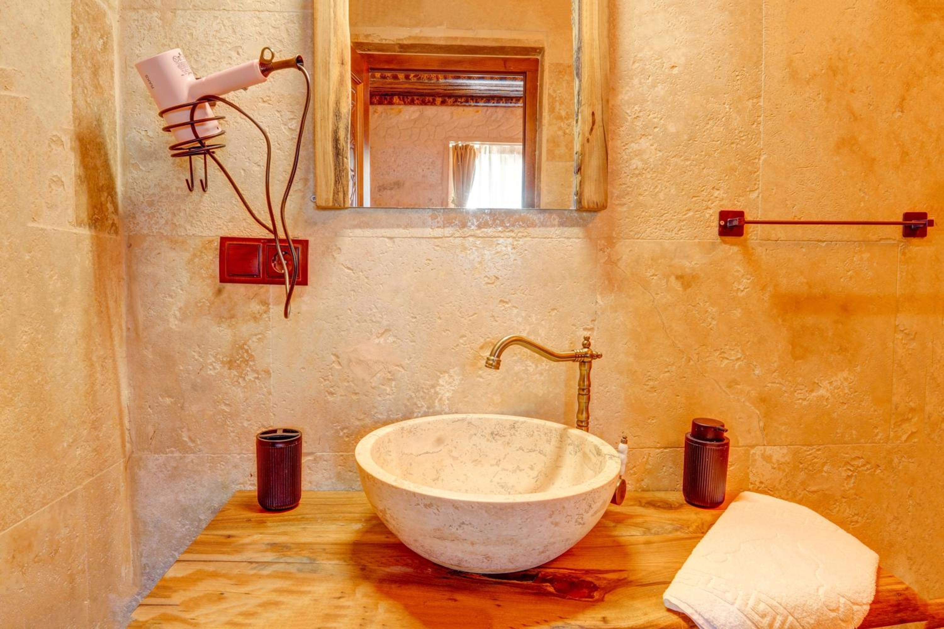 Double Room - Photo 4