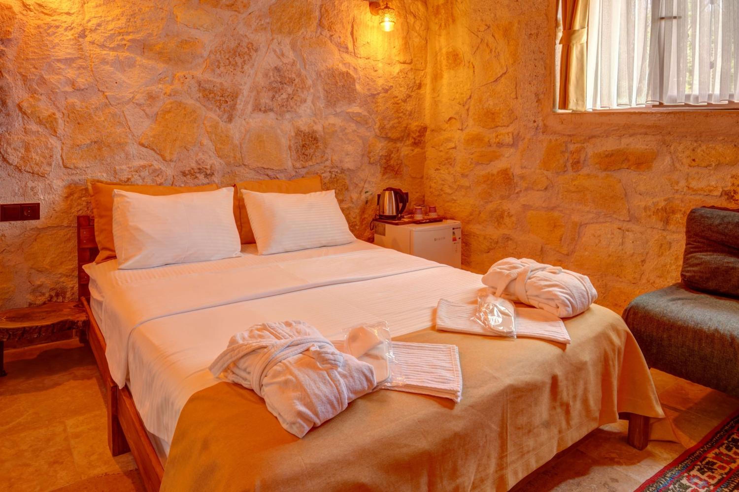 Double Room - Photo 6
