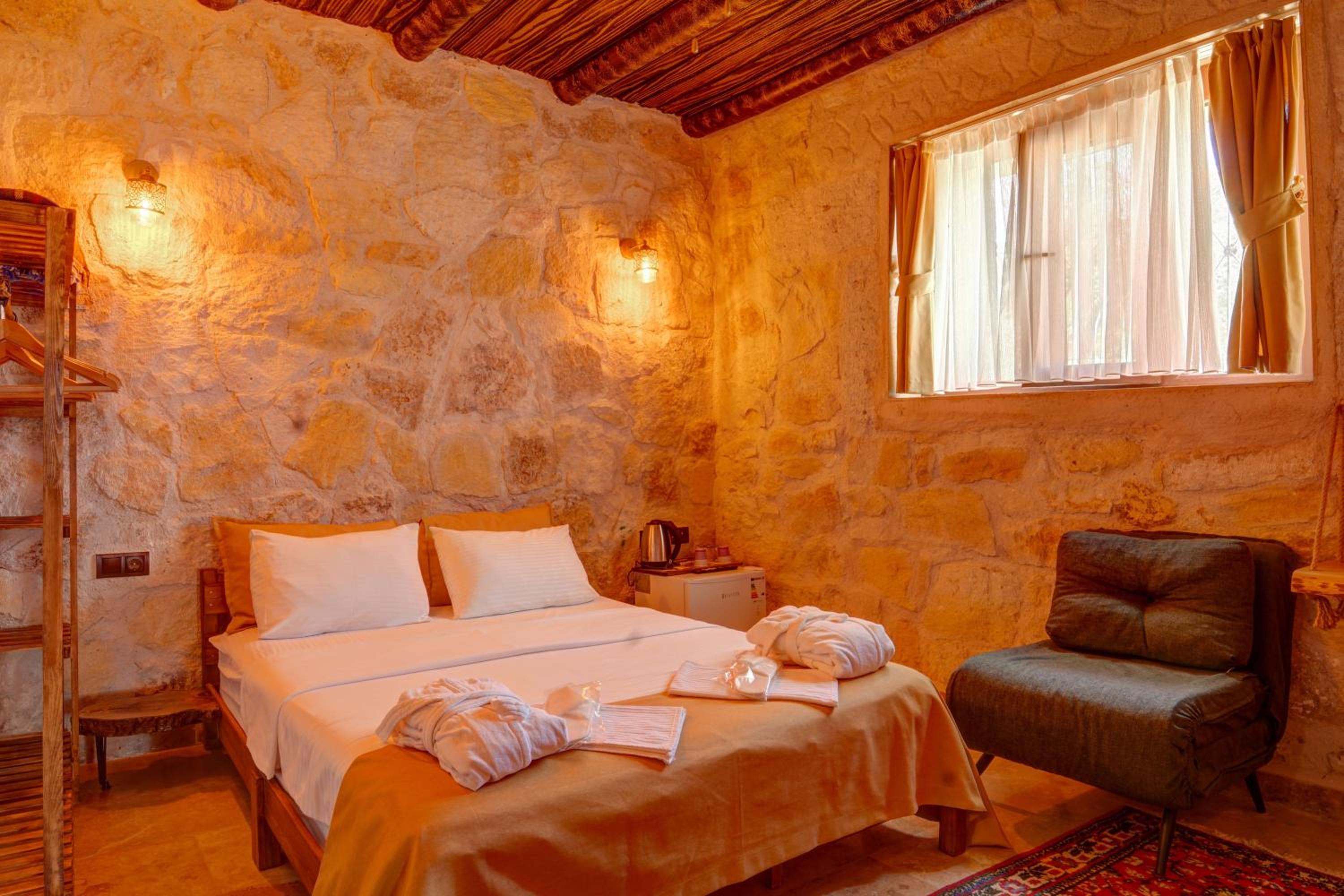 Double Room - Photo 9