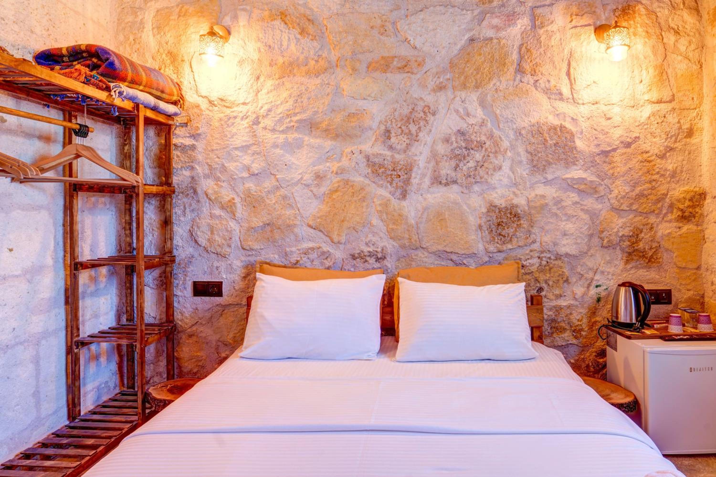 Double Room - Photo 7