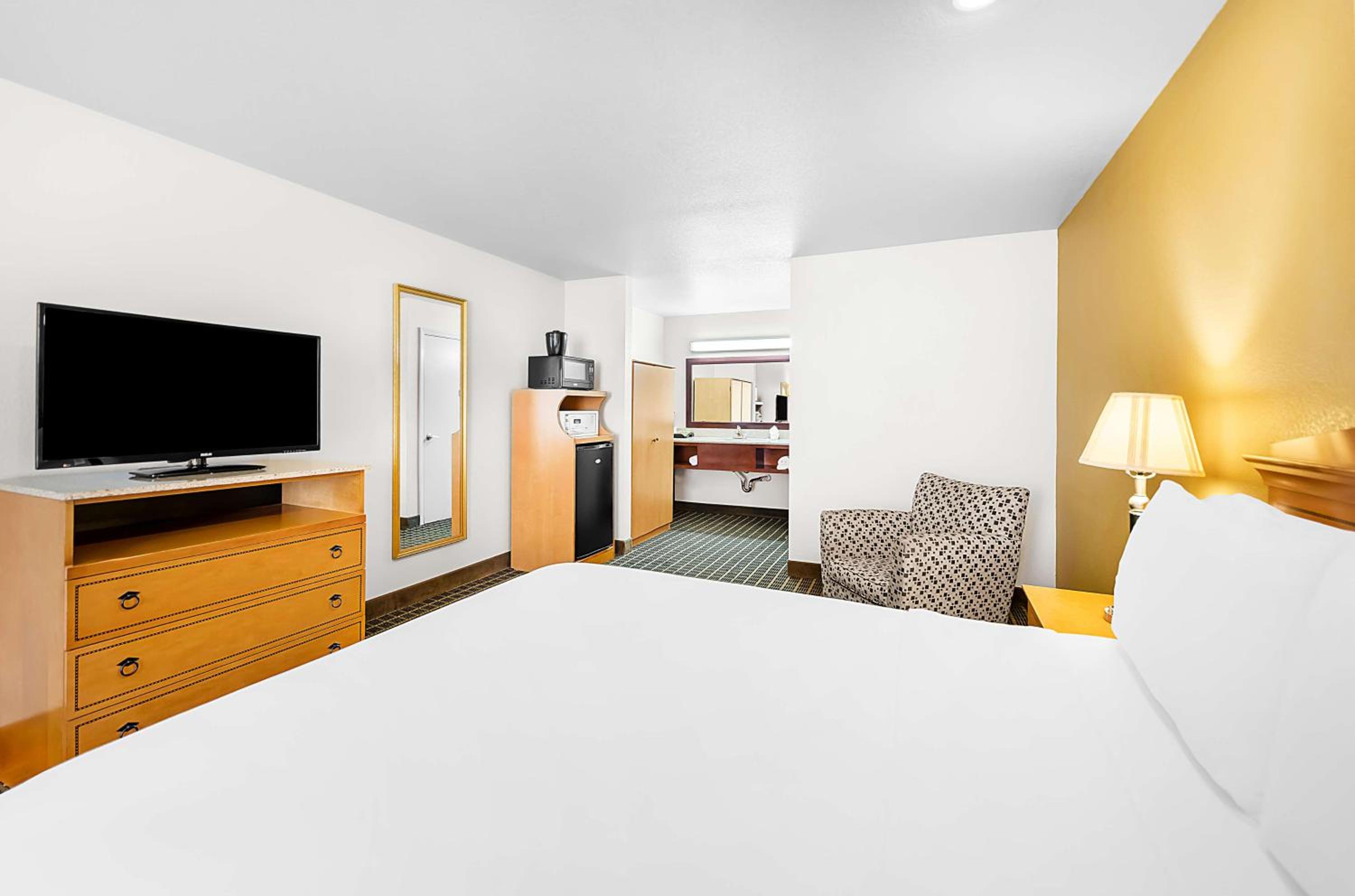 Queen Room - Photo 2