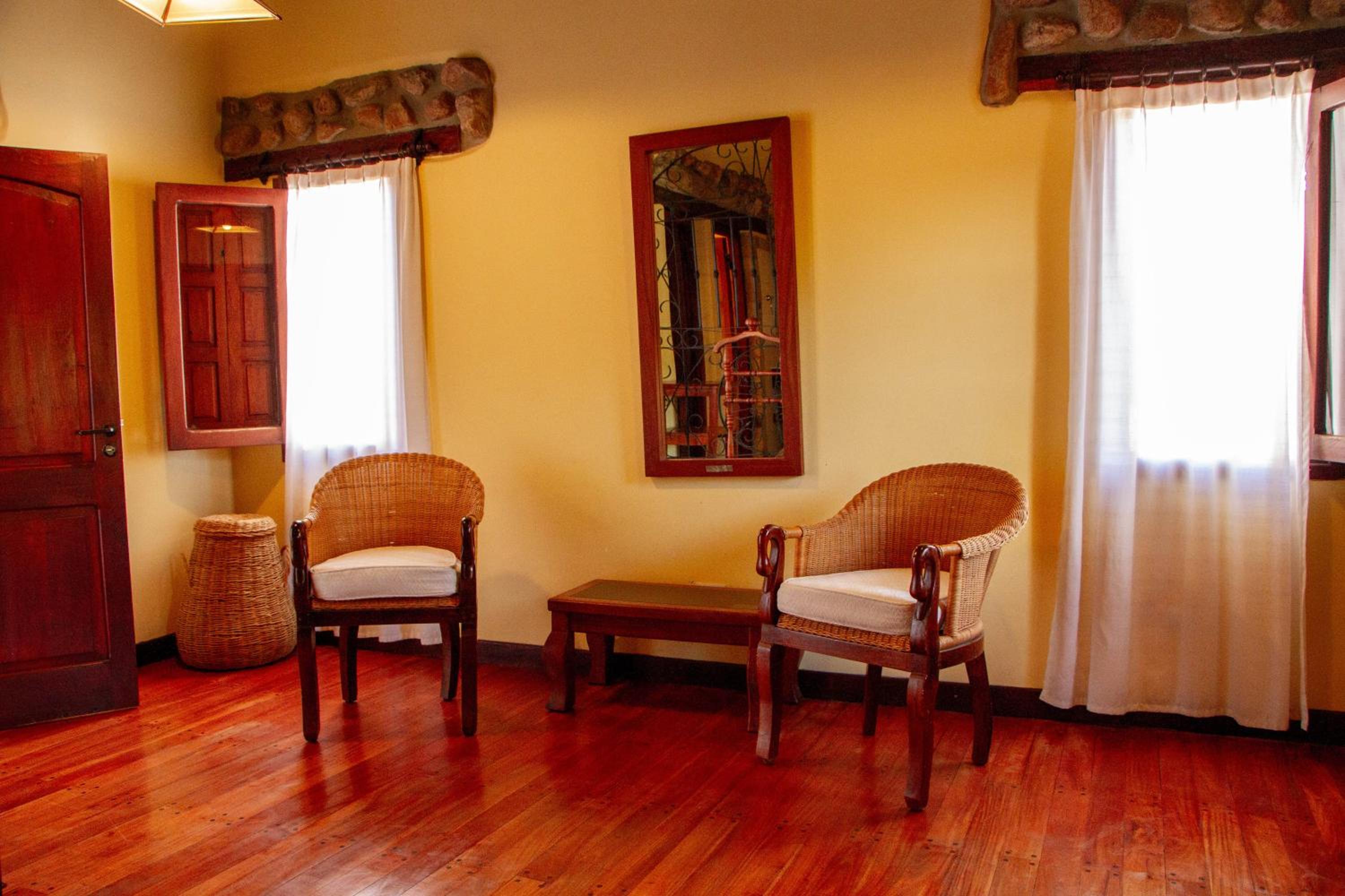 King Suite with Balcony photo 3