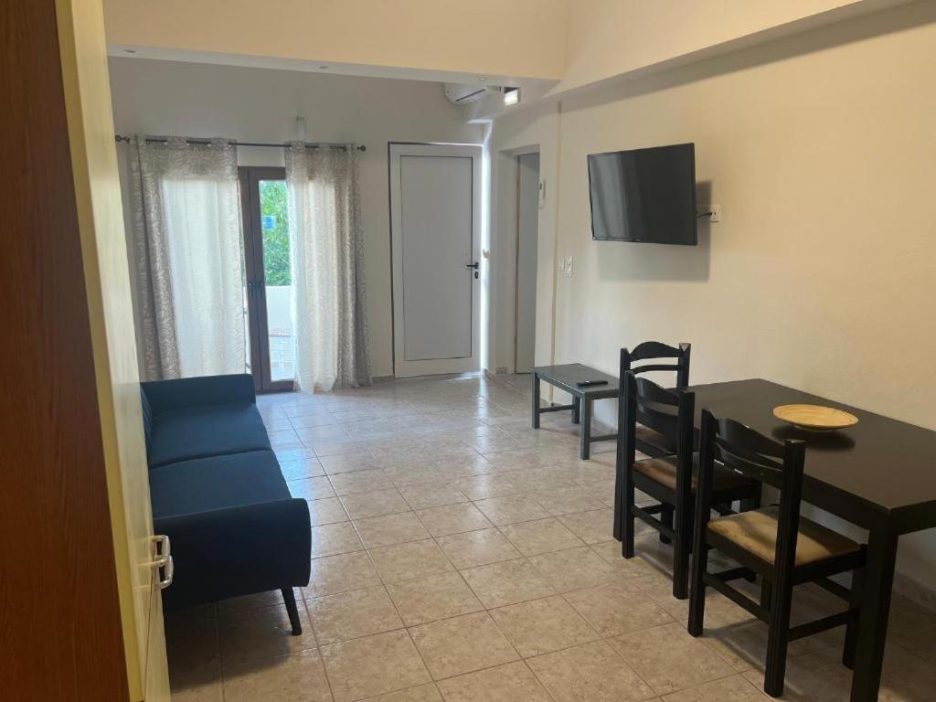 Two-Bedroom Deluxe Apartment photo 2