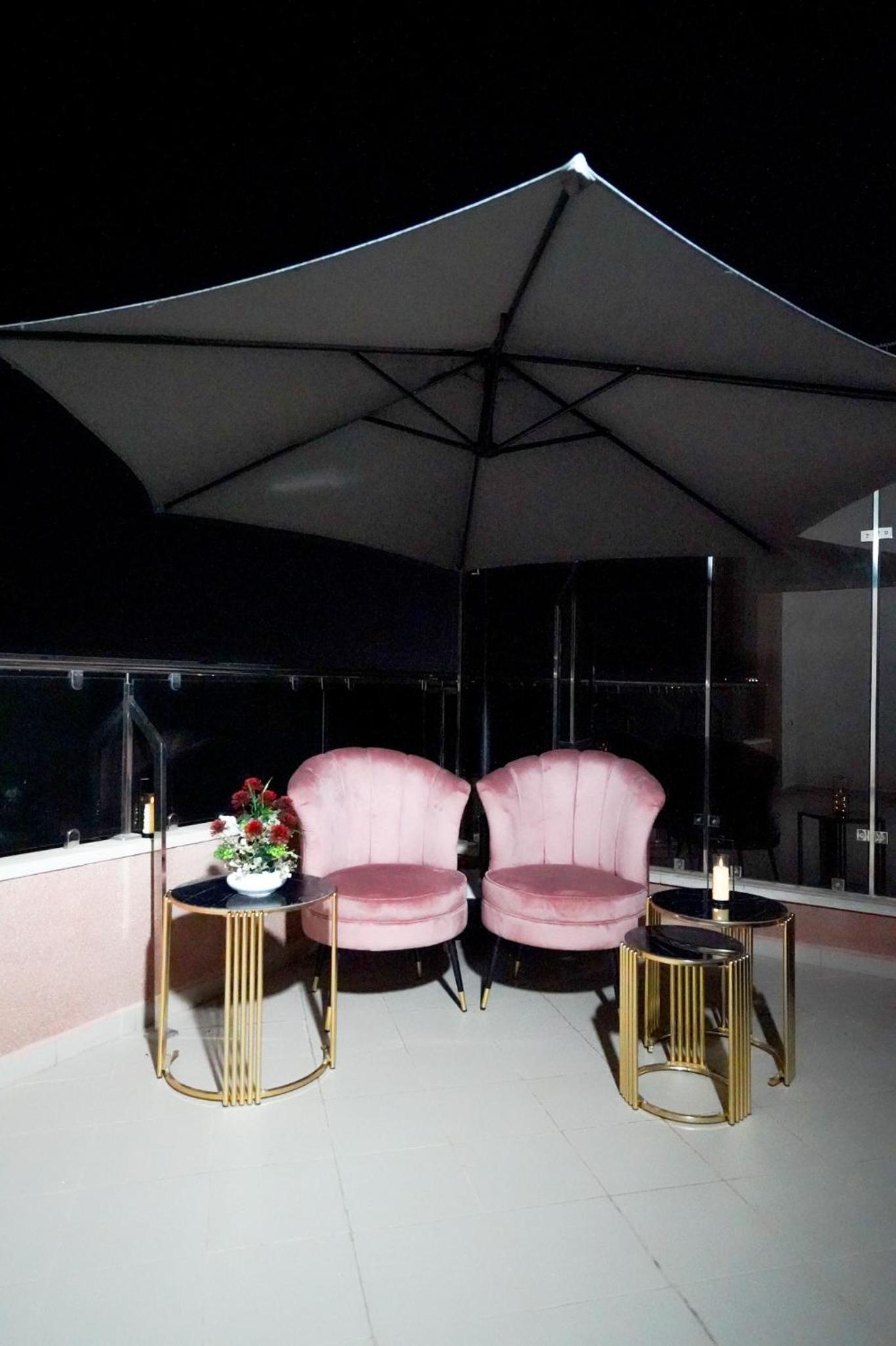 Deluxe Suite - Photo 9