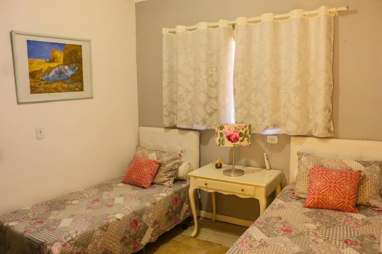 Five-Bedroom House photo 1