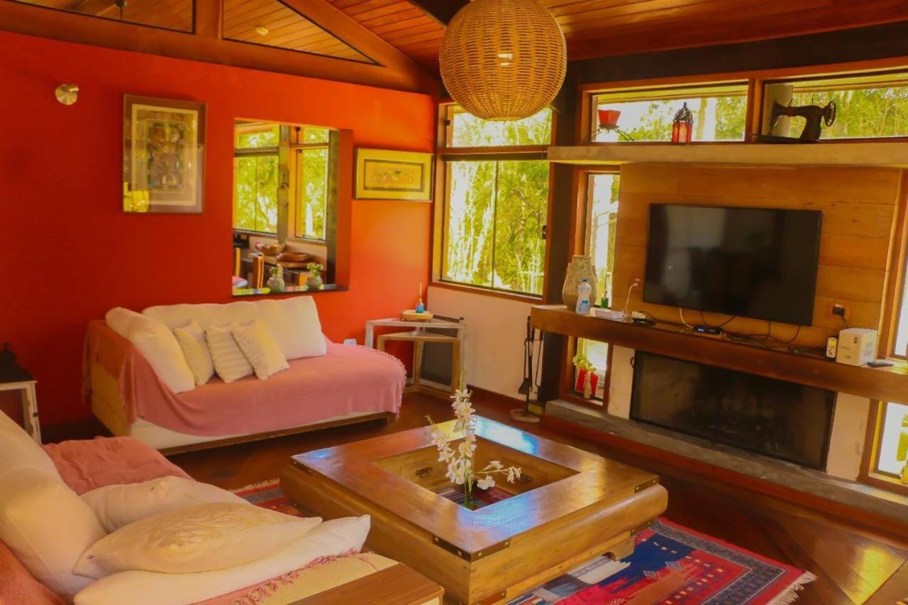 Five-Bedroom House photo 3