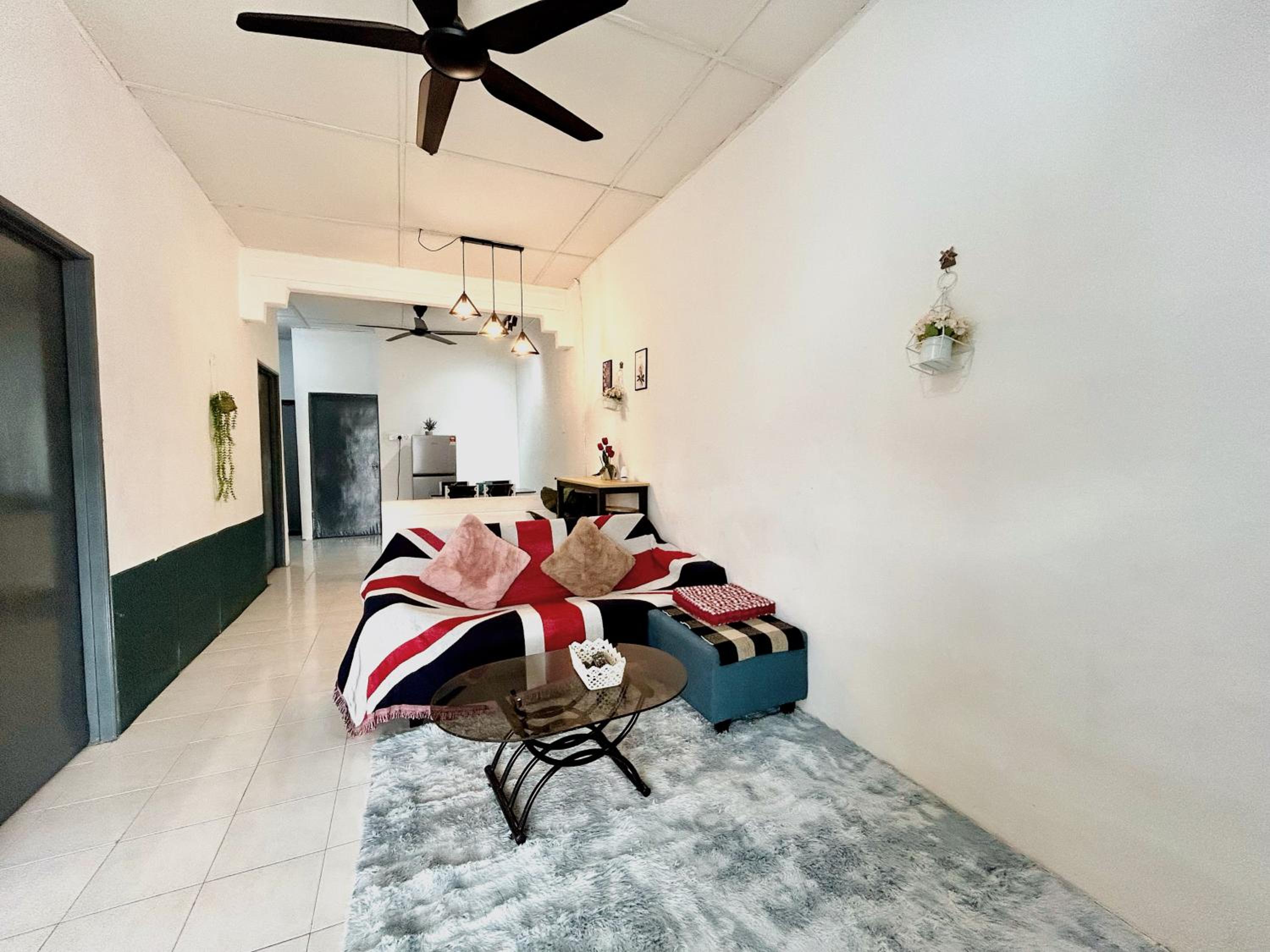 Three-Bedroom House photo 1