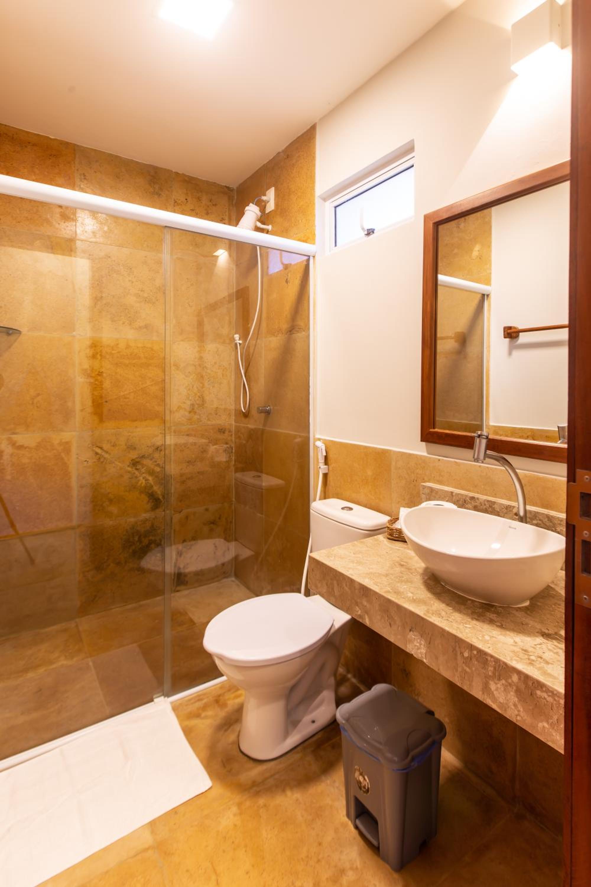 Deluxe Suite - Photo 9