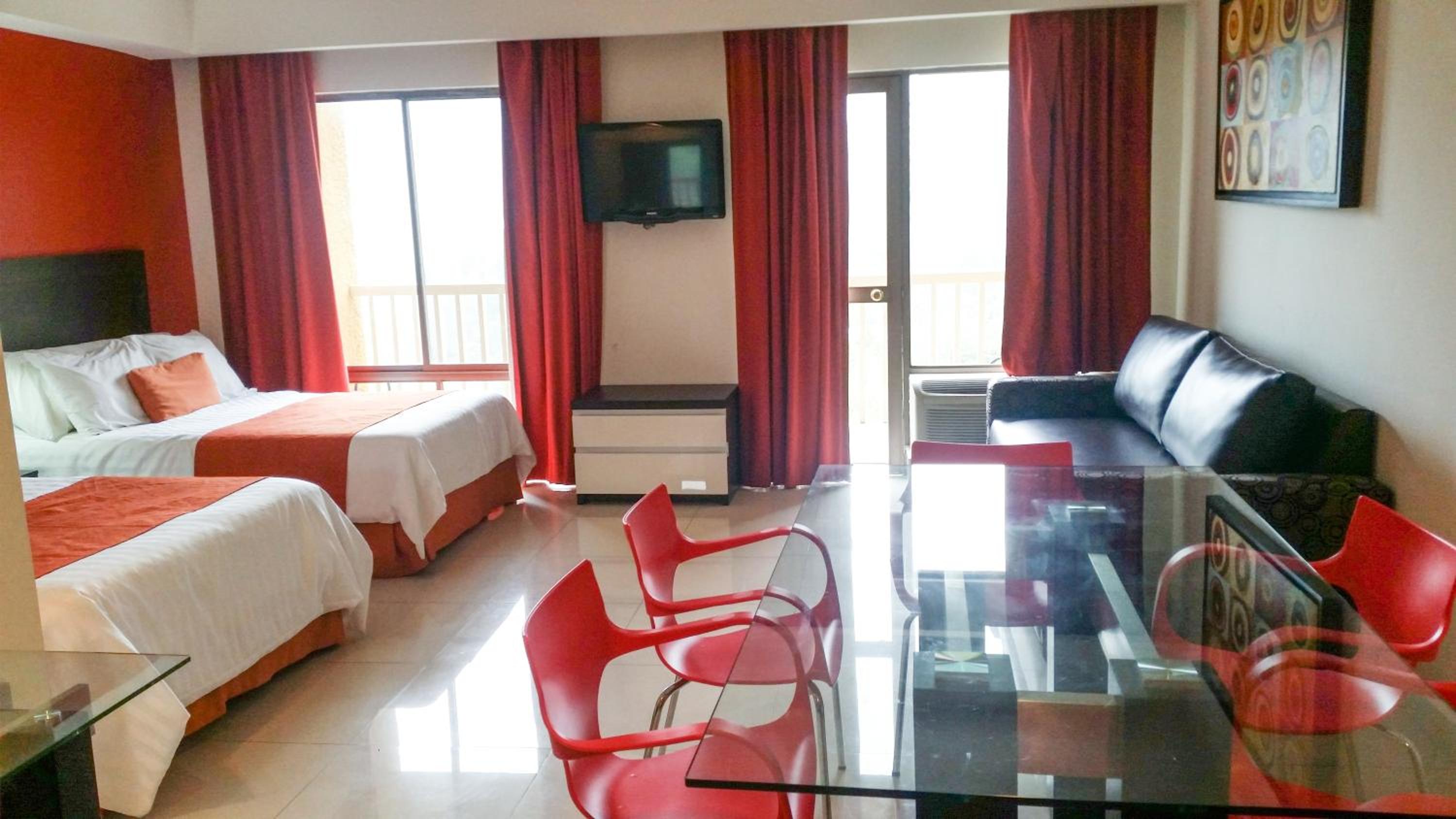 Deluxe Suite - Photo 1
