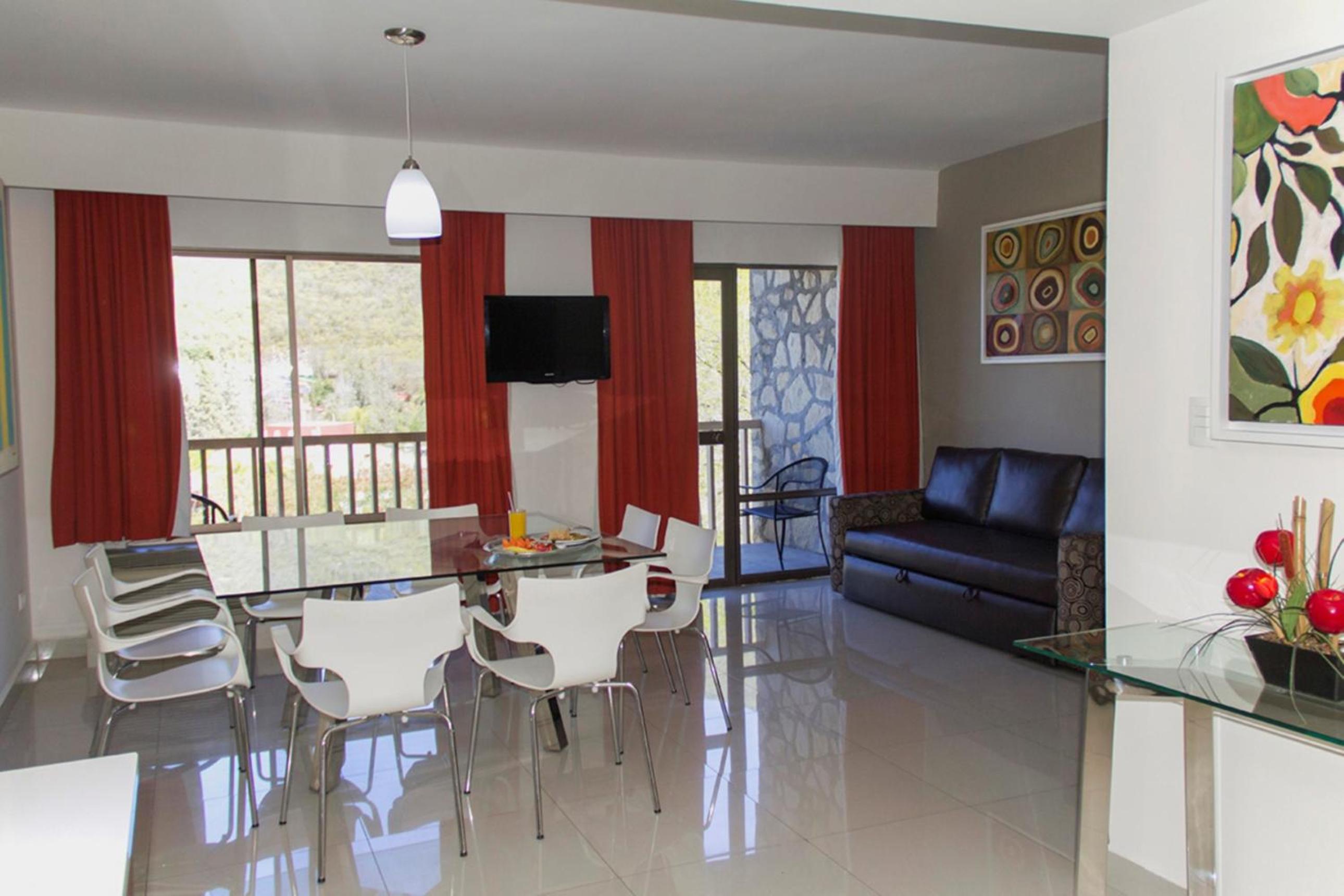 Deluxe Family Suite - Photo 1