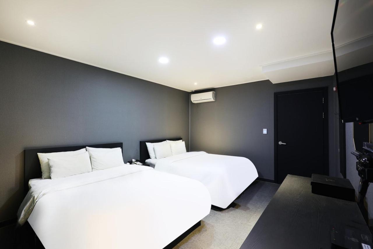 Standard Twin Room photo 3
