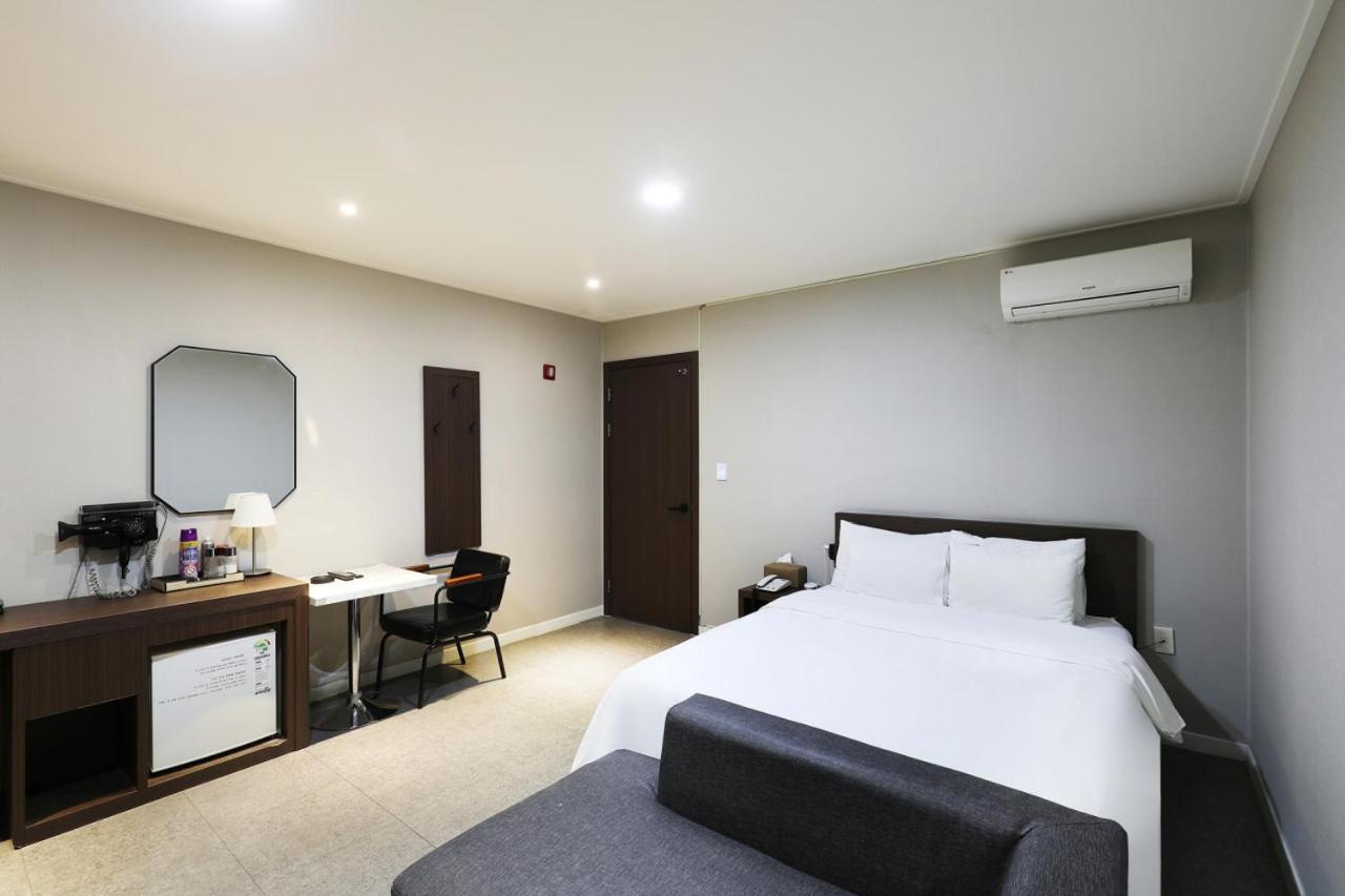 Standard Double Room photo 3