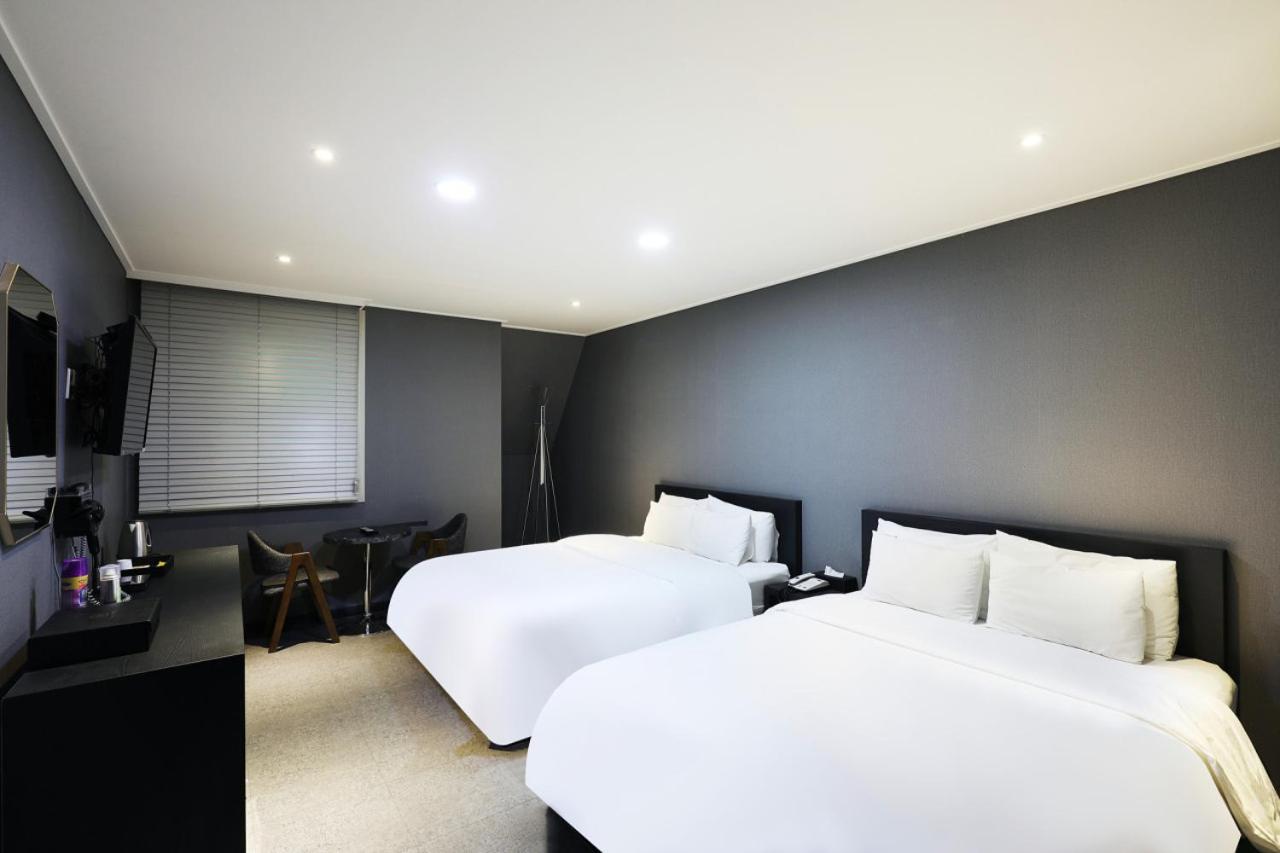 Standard Twin Room photo 2