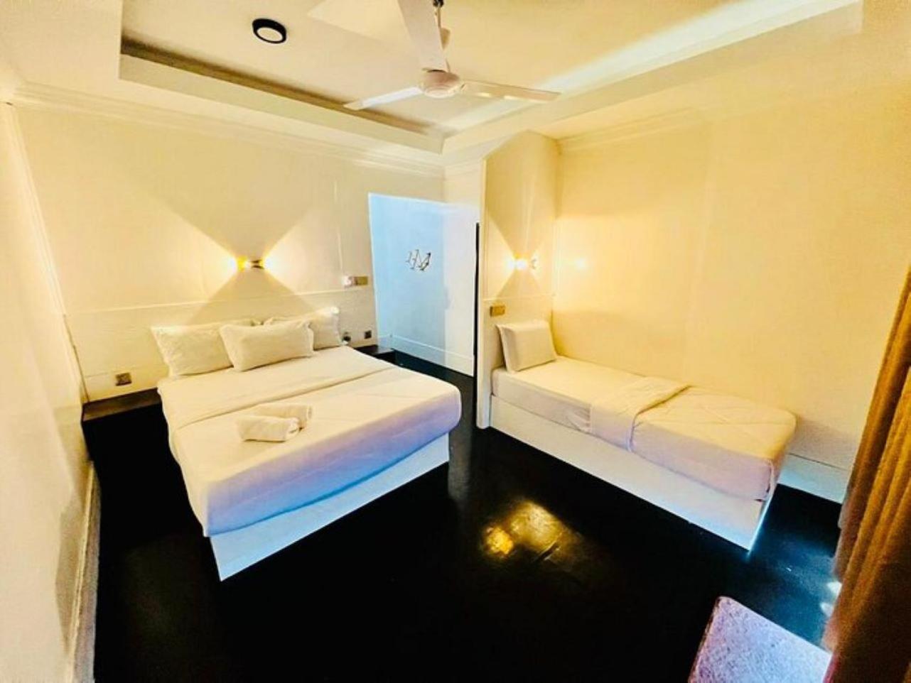 Deluxe Triple Room with Sea View