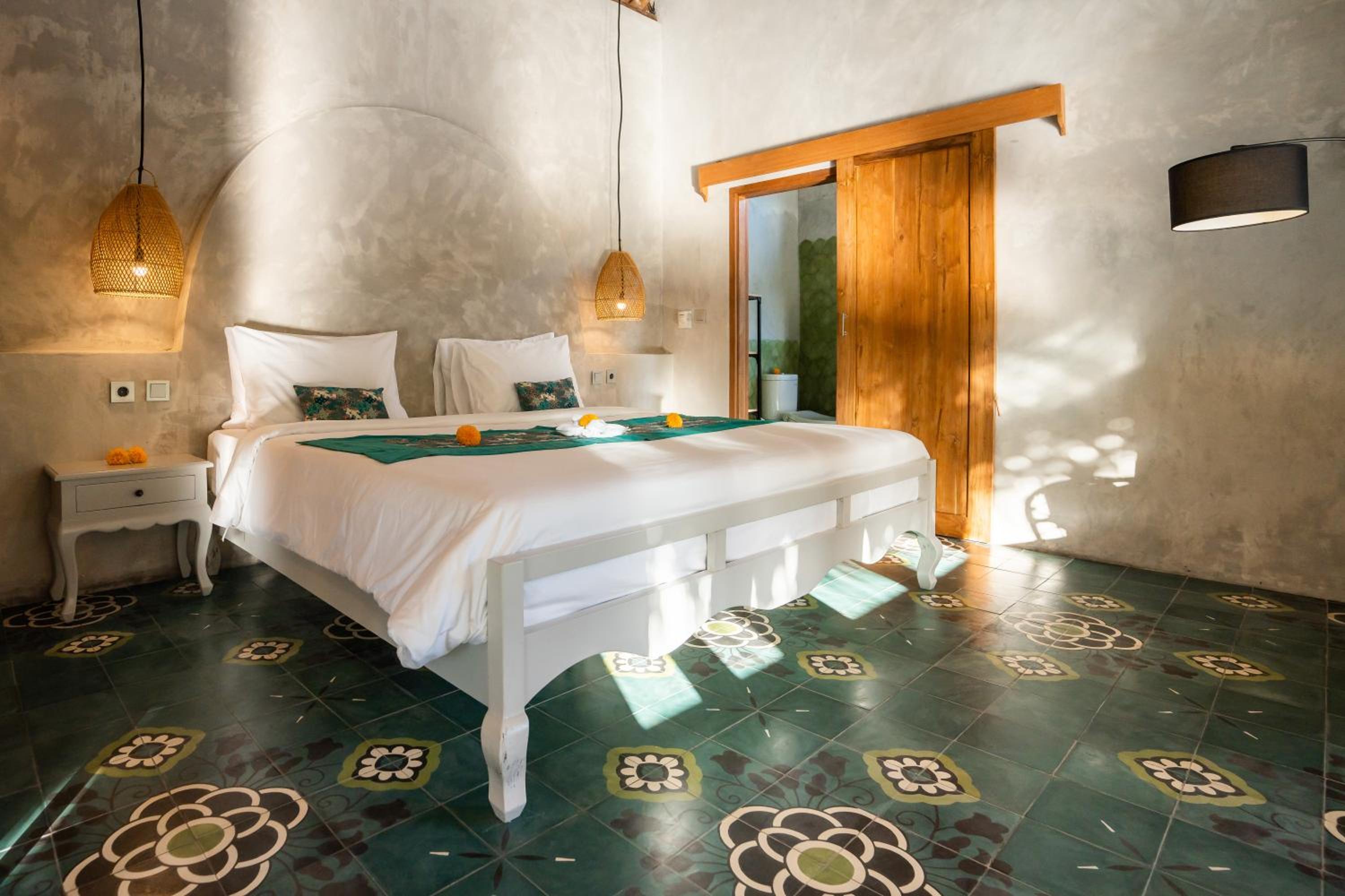 Villa with Private Pool - Photo 4
