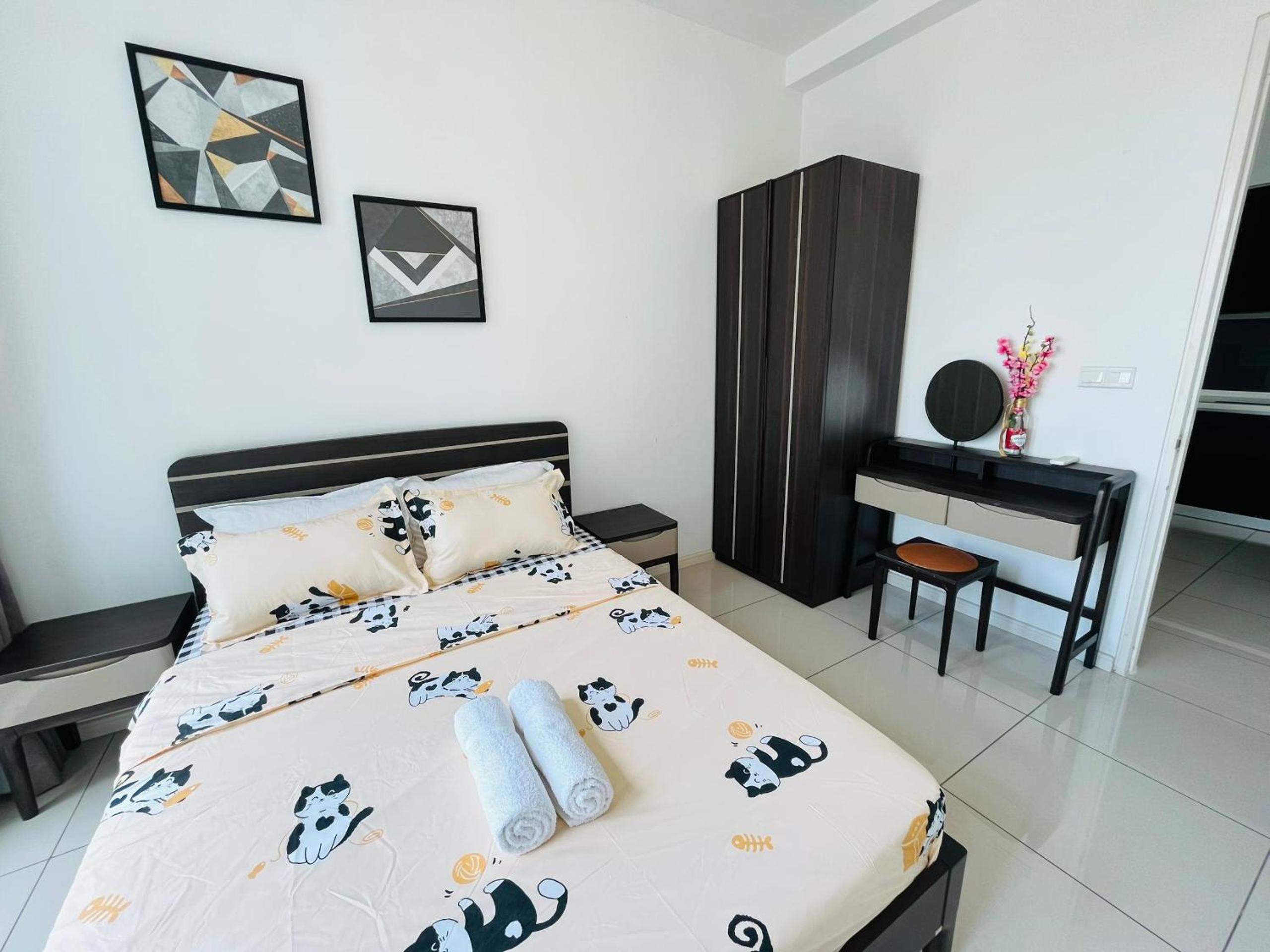 Three-Bedroom Apartment photo 2