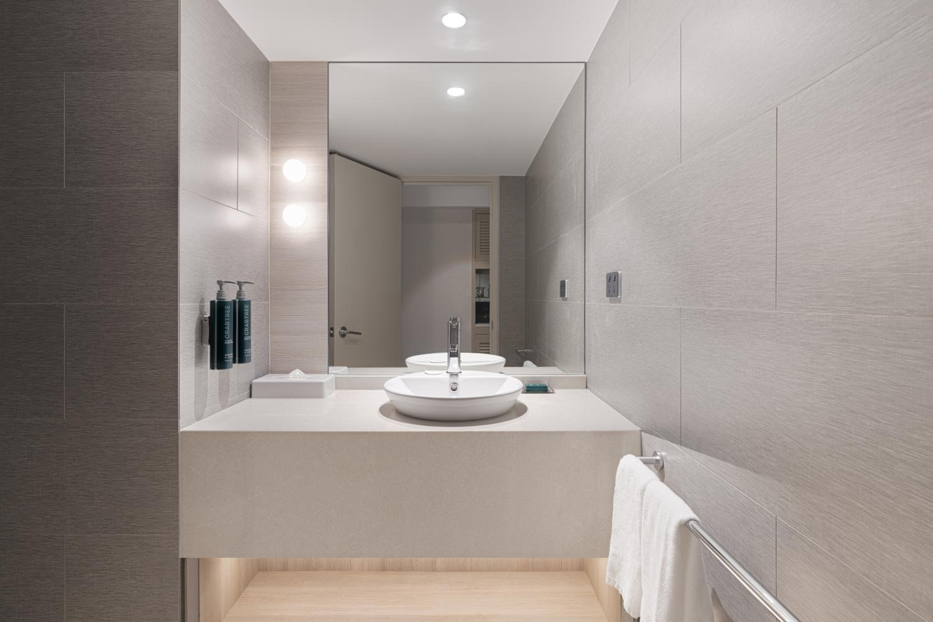 One-Bedroom King Suite - Photo 3
