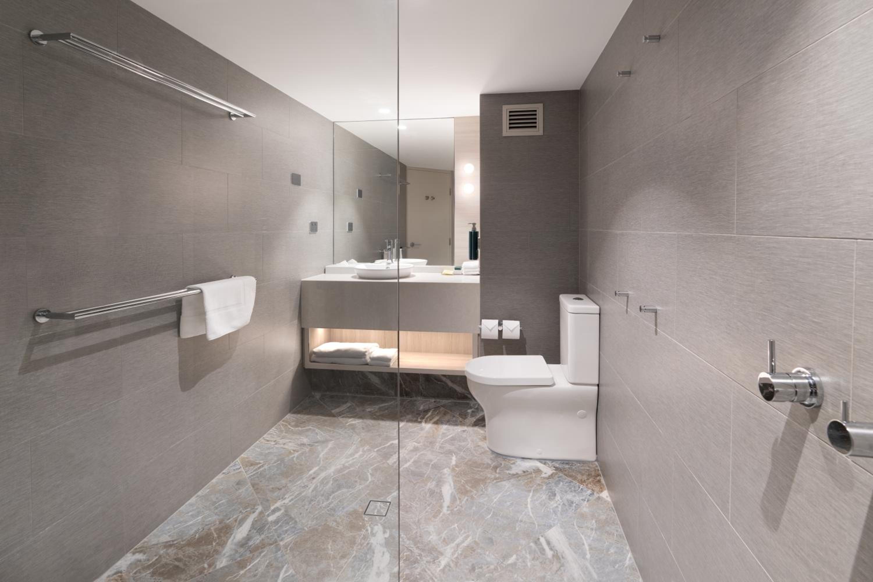 One-Bedroom King Suite - Photo 2