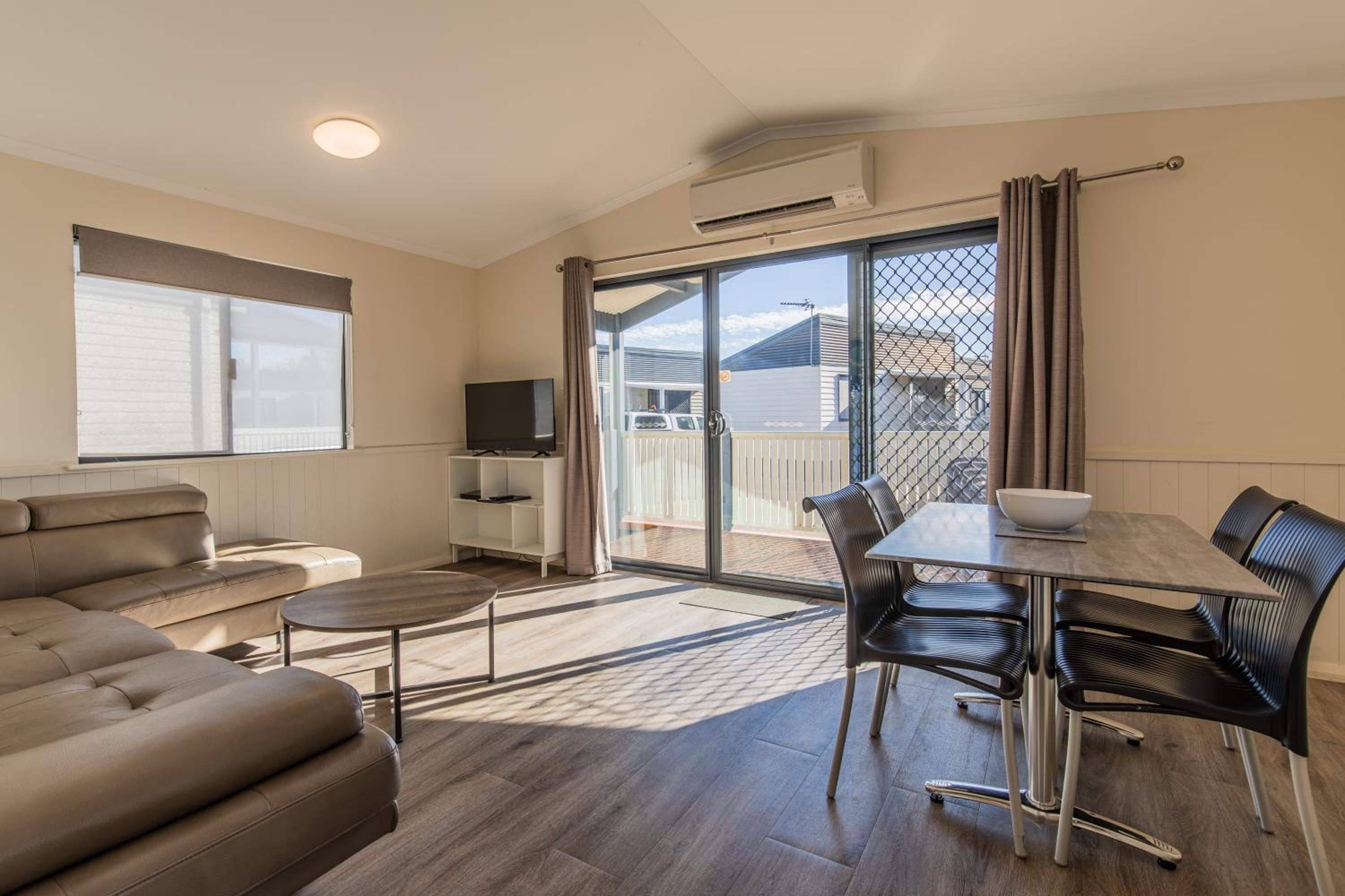 Premium Holiday Unit - With Spa photo 1