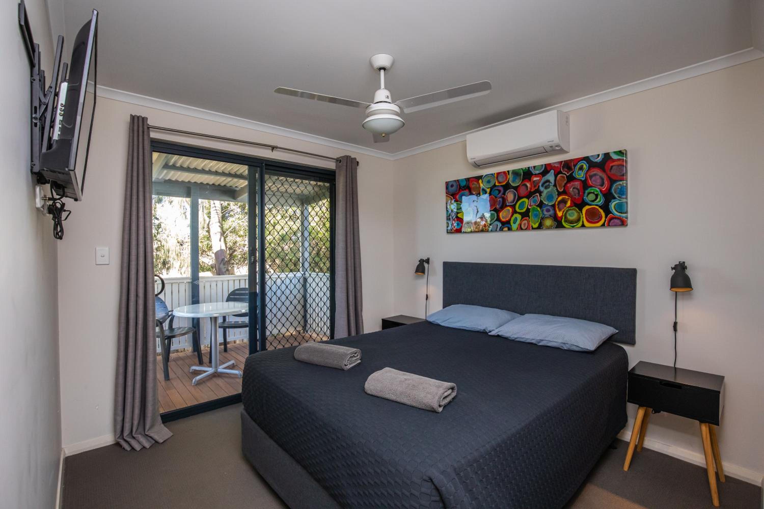 Premium Holiday Unit - With Spa photo 2