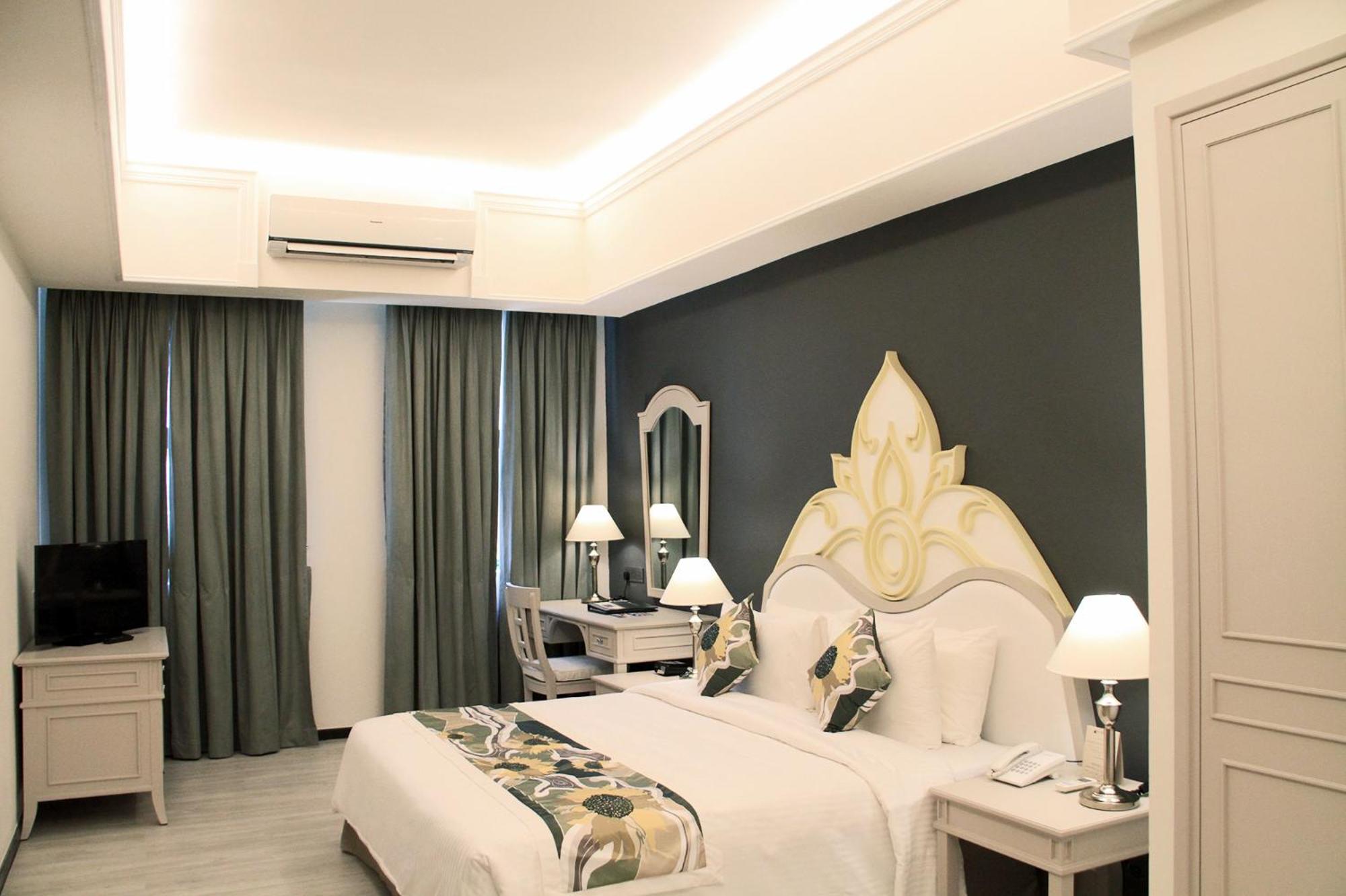 Two-Bedrooms Executive - Photo 9