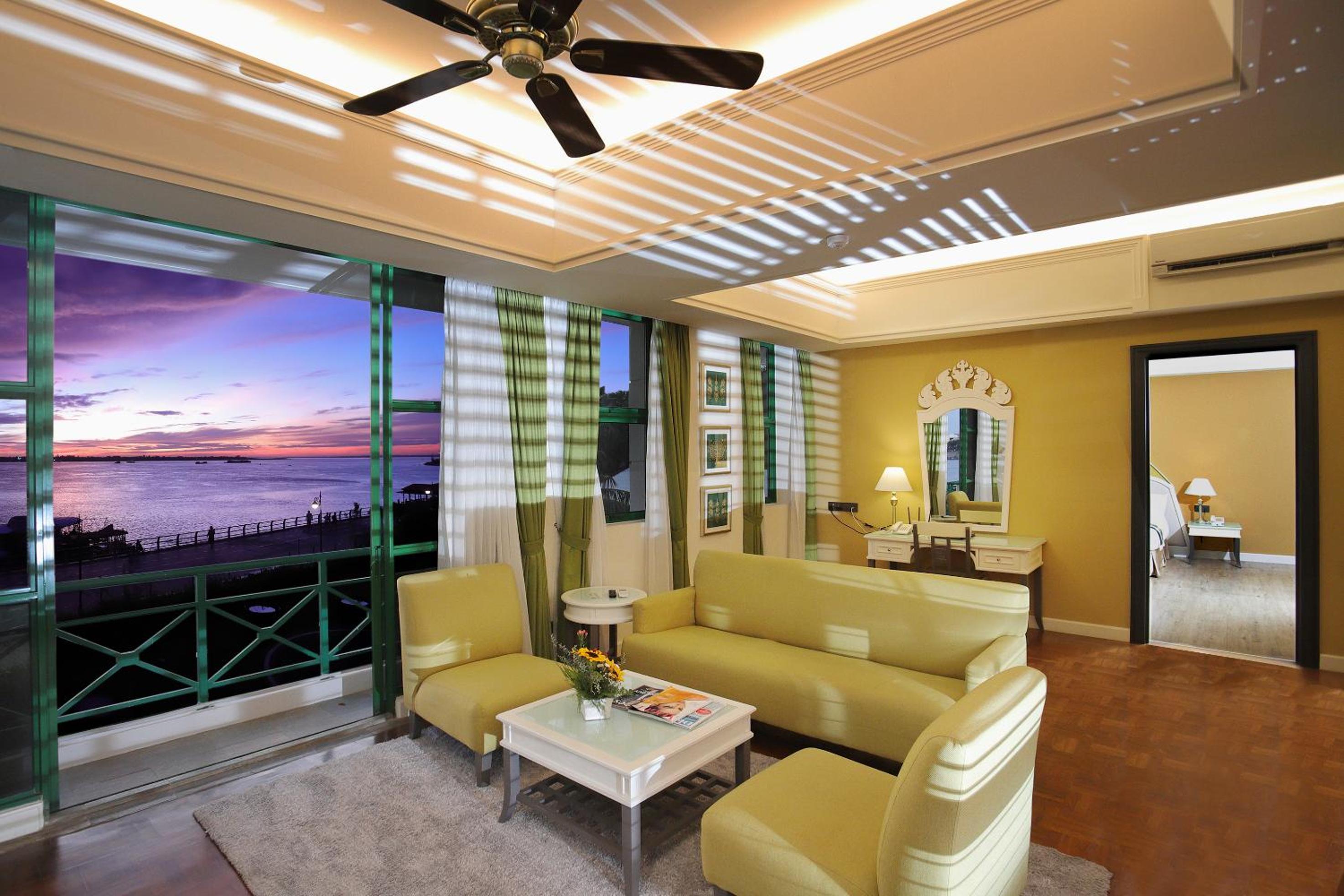 Three-Bedrooms Premium - Photo 7