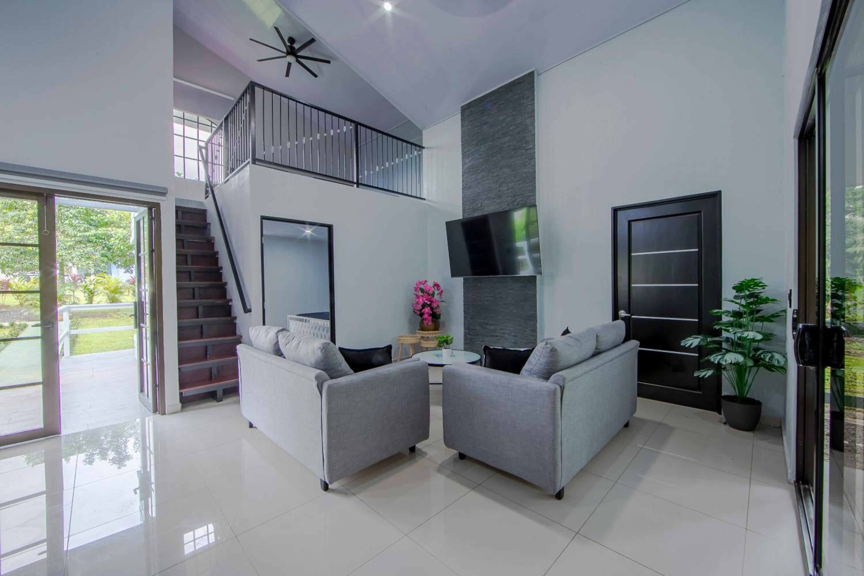 Three-Bedroom House photo 1