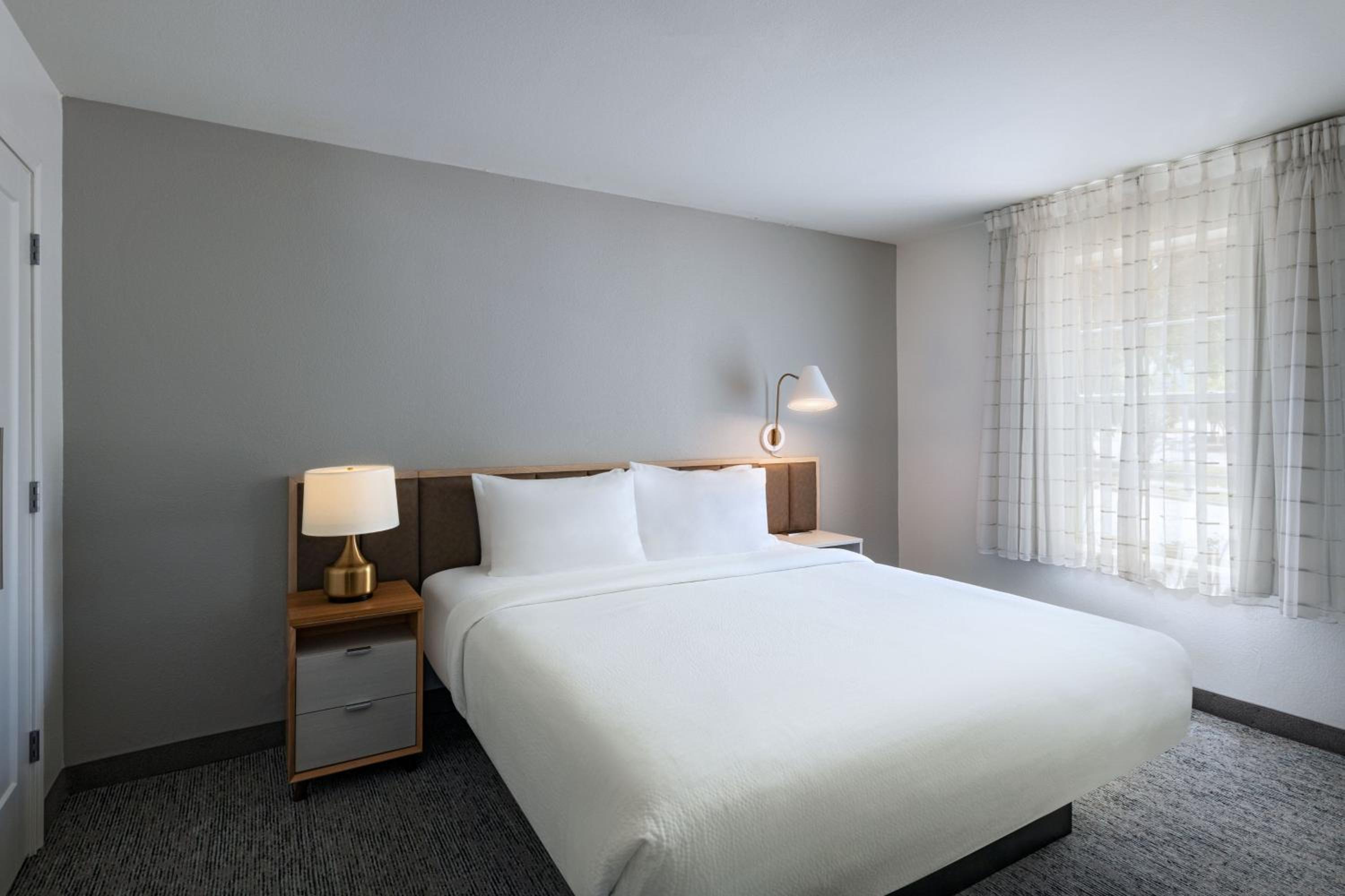 Two-Bedroom Suite - Corner  - Photo 8