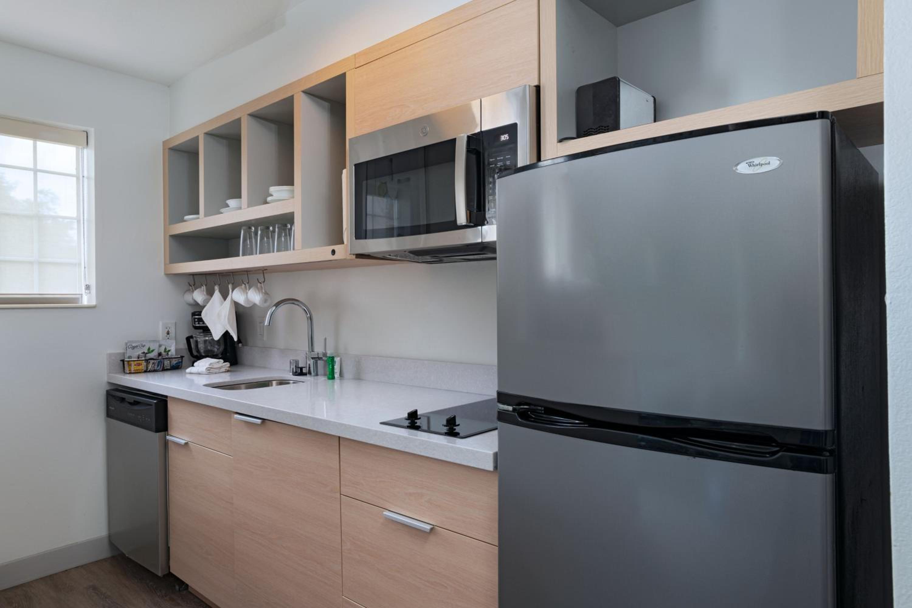 Two-Bedroom Suite - Corner  - Photo 9